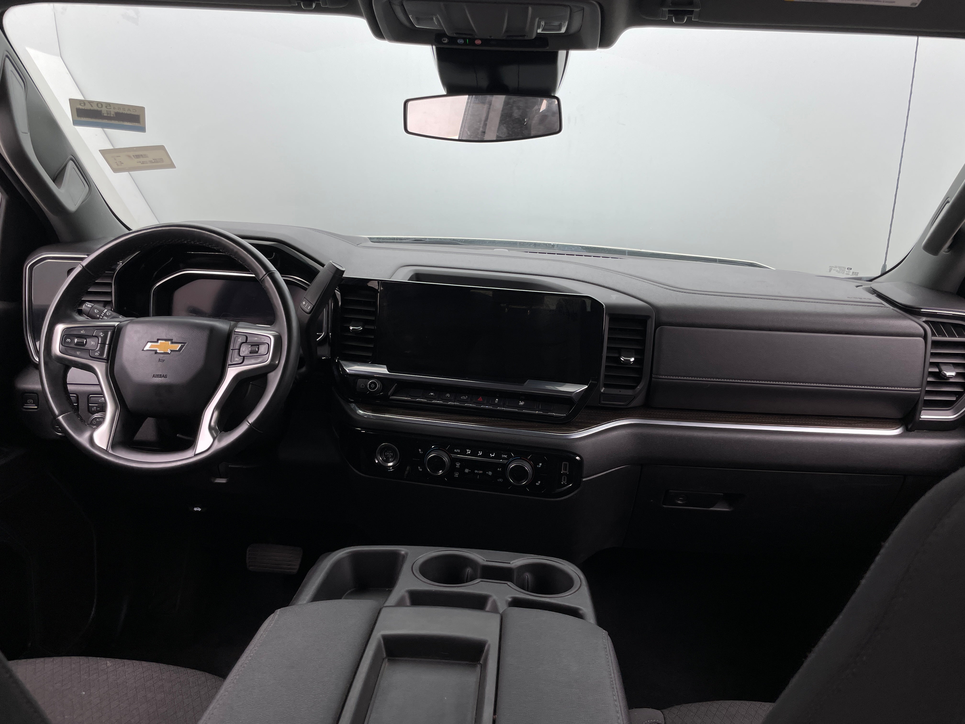 2024 Chevrolet Silverado 1500 LT 3