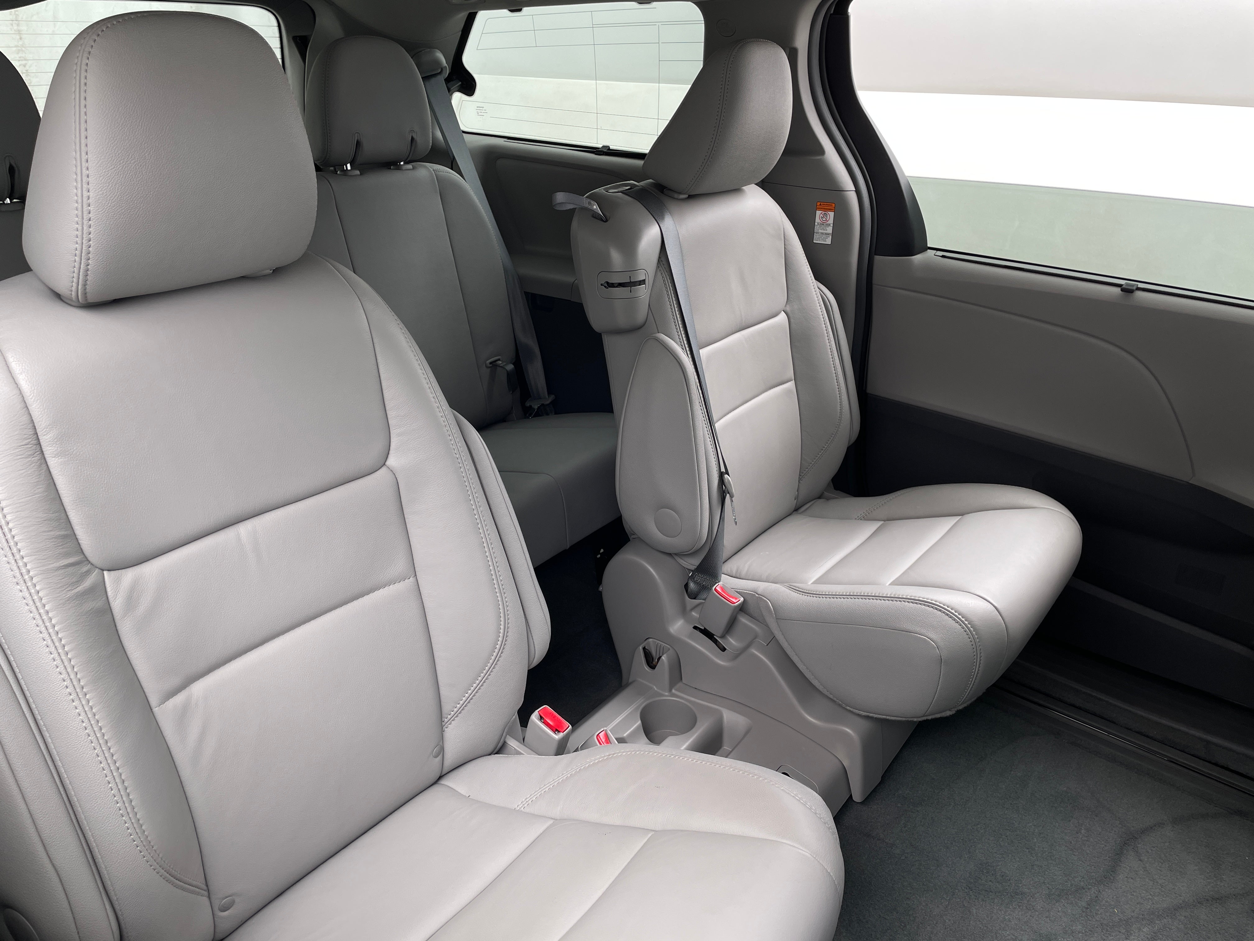 2016 Toyota Sienna XLE 5