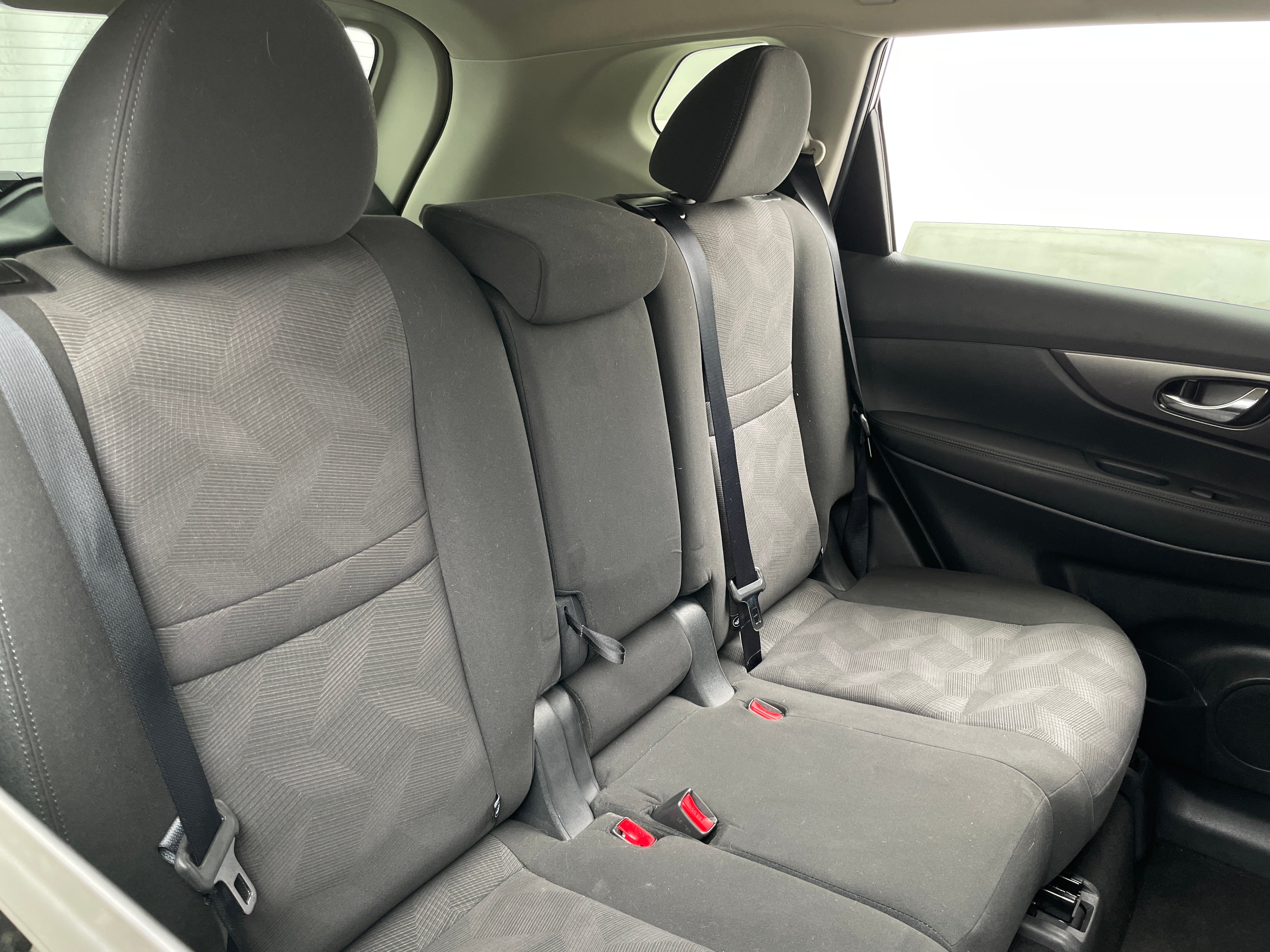 2016 Nissan Rogue SV 6