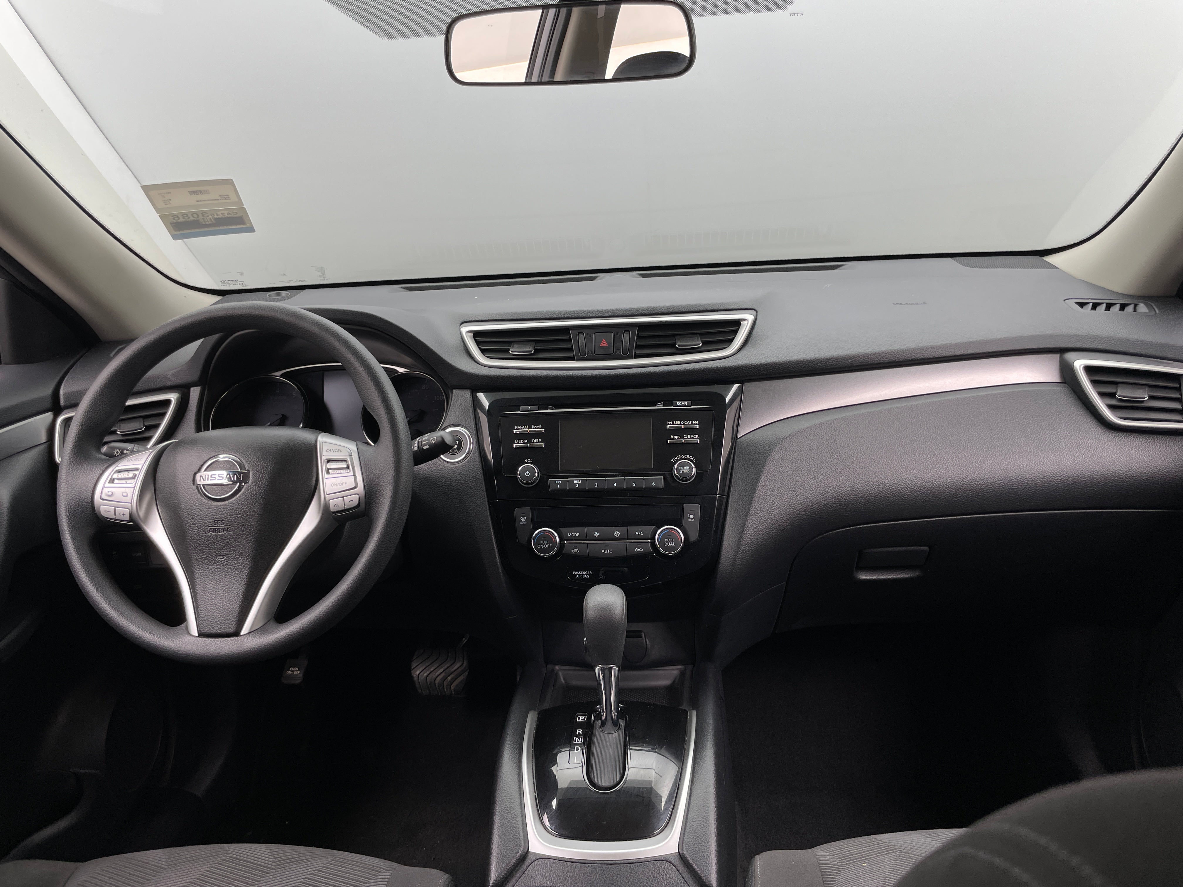 2016 Nissan Rogue SV 3