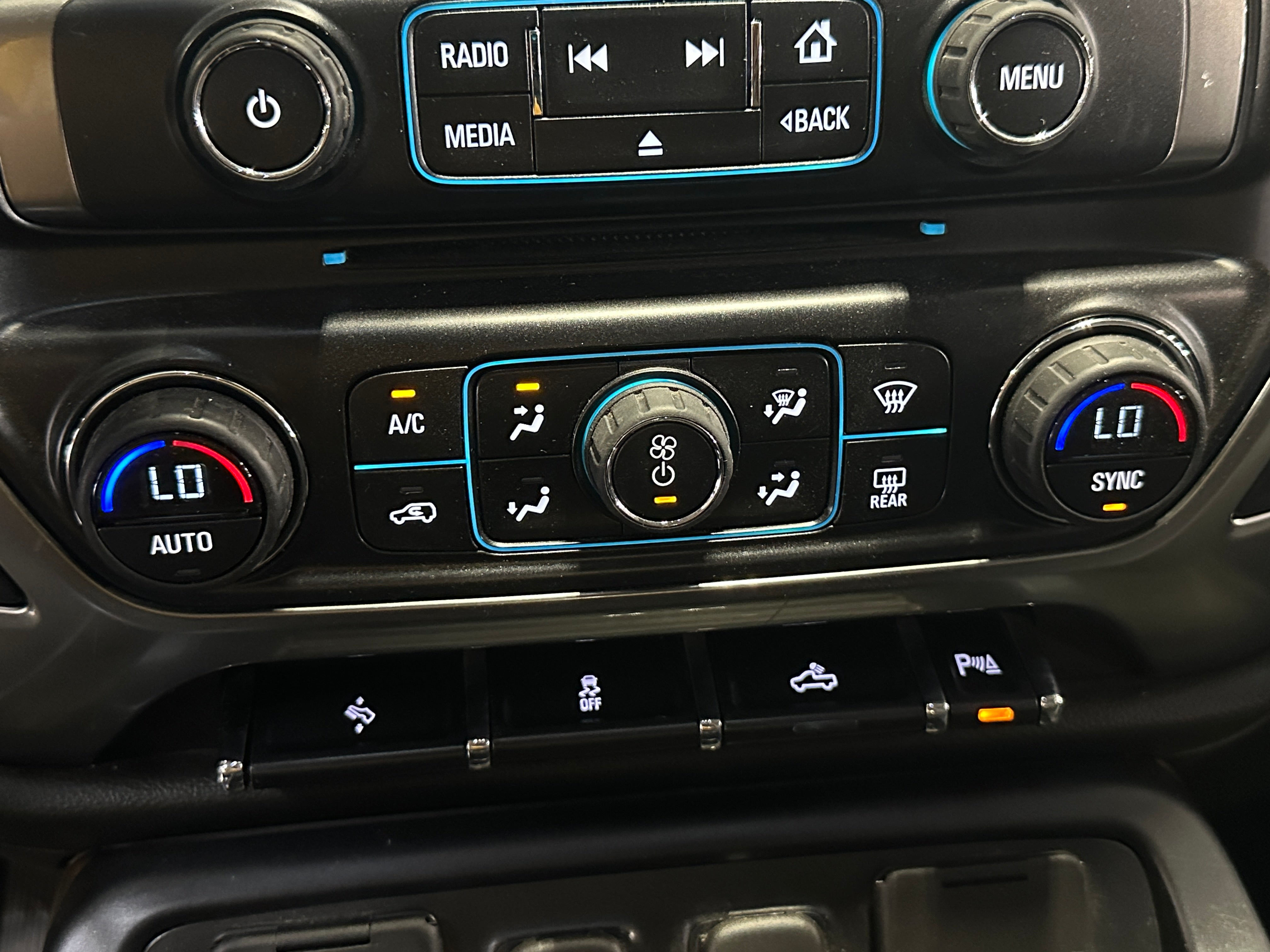 2016 Chevrolet Silverado 1500 LTZ 3