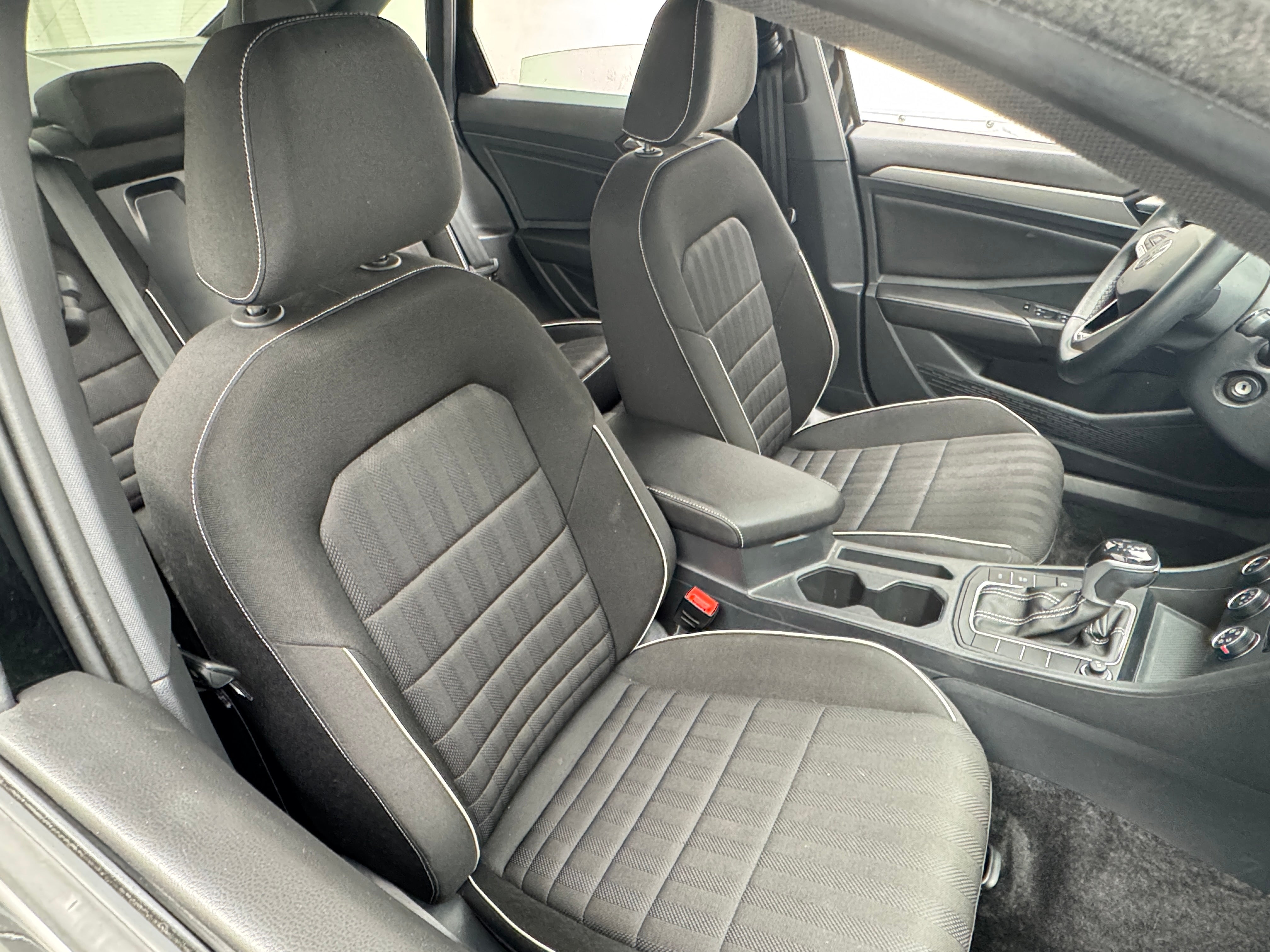 2023 Volkswagen Jetta Sport 2