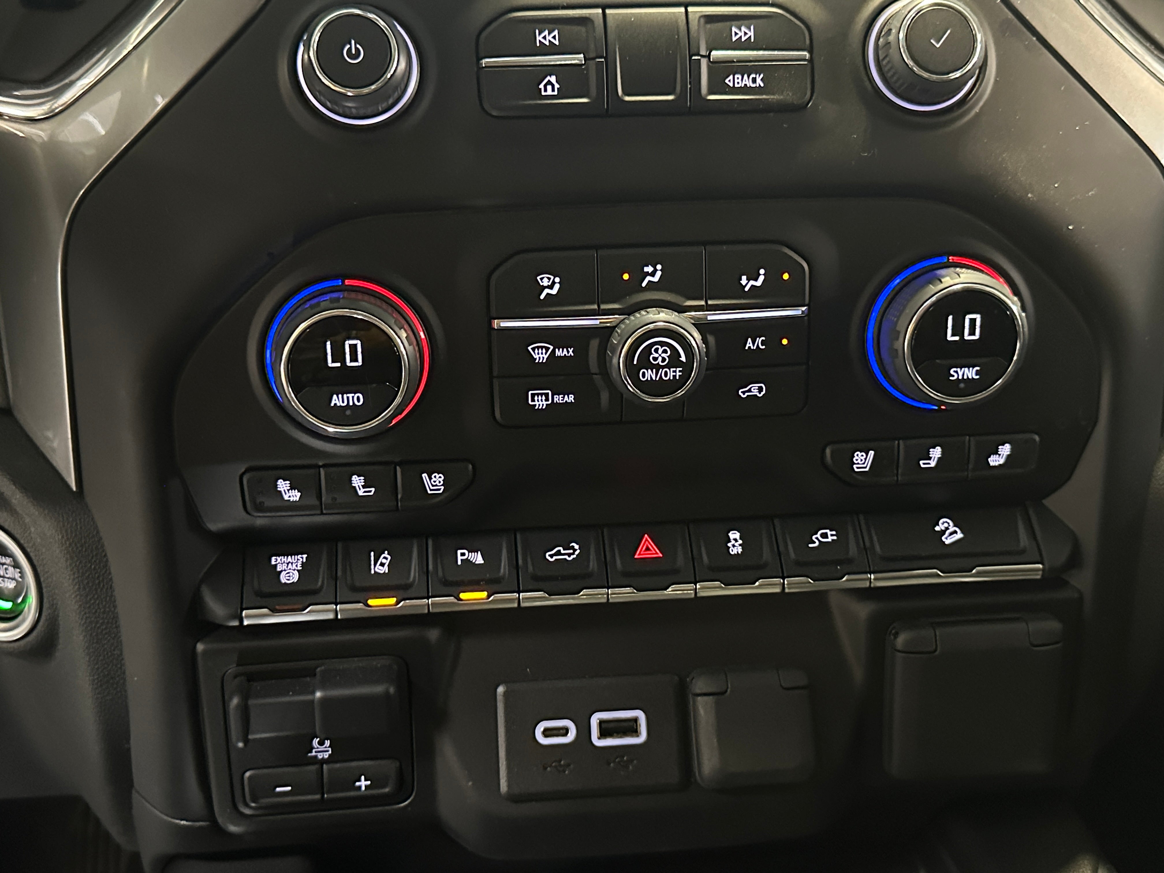 2022 Chevrolet Silverado 2500 LTZ 3