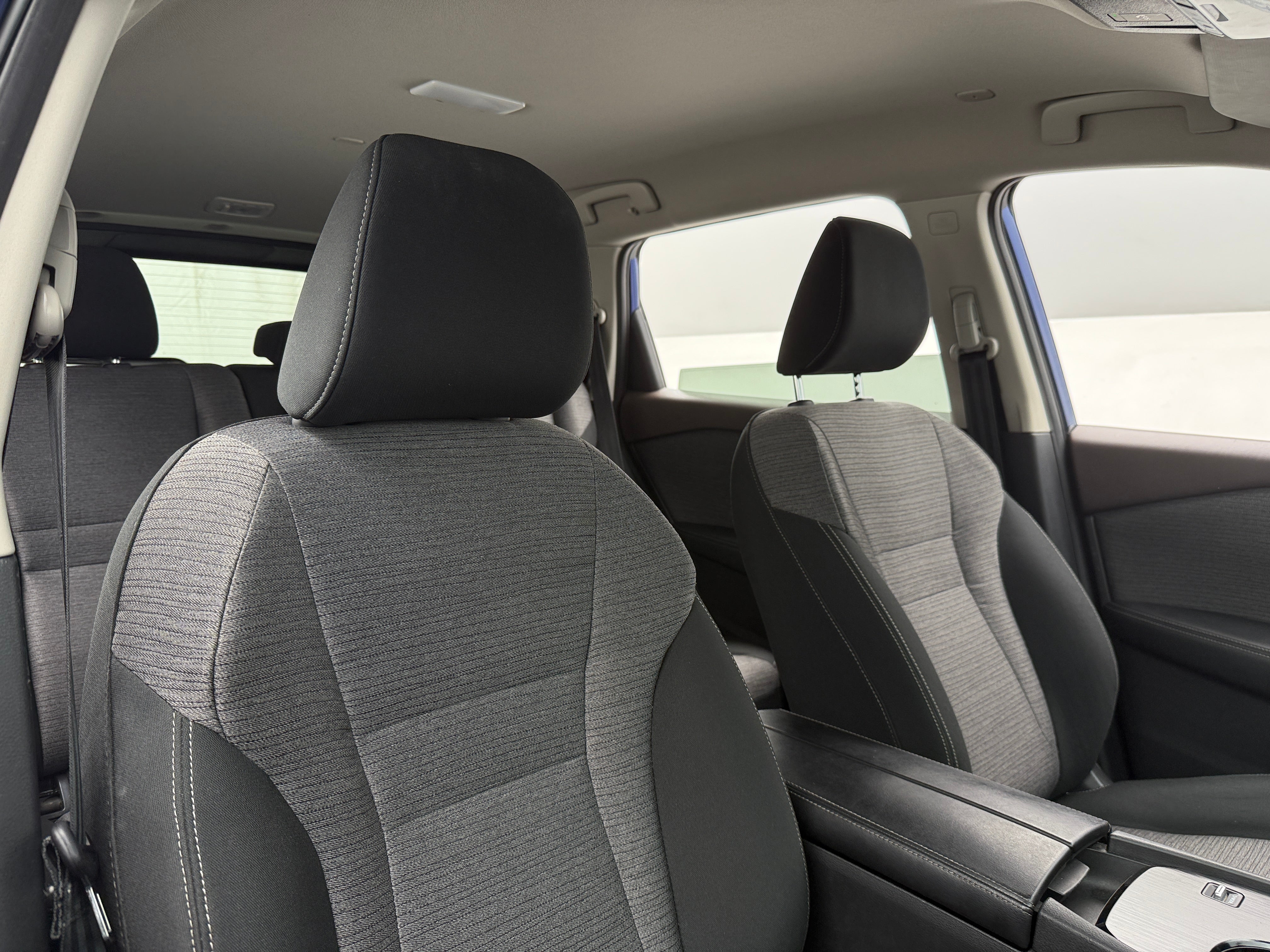 2023 Nissan Rogue SV 2