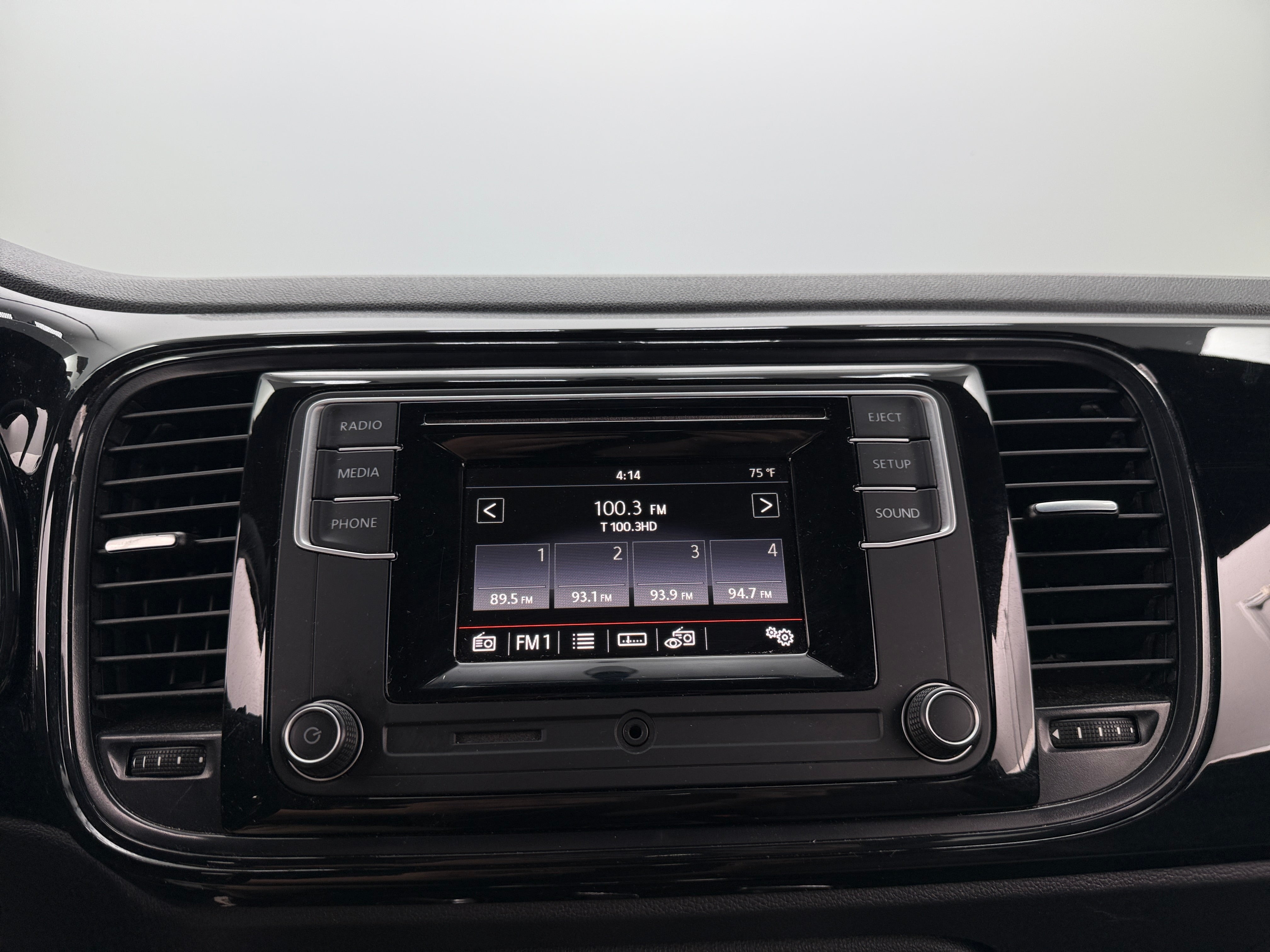 2019 Volkswagen Beetle S 4