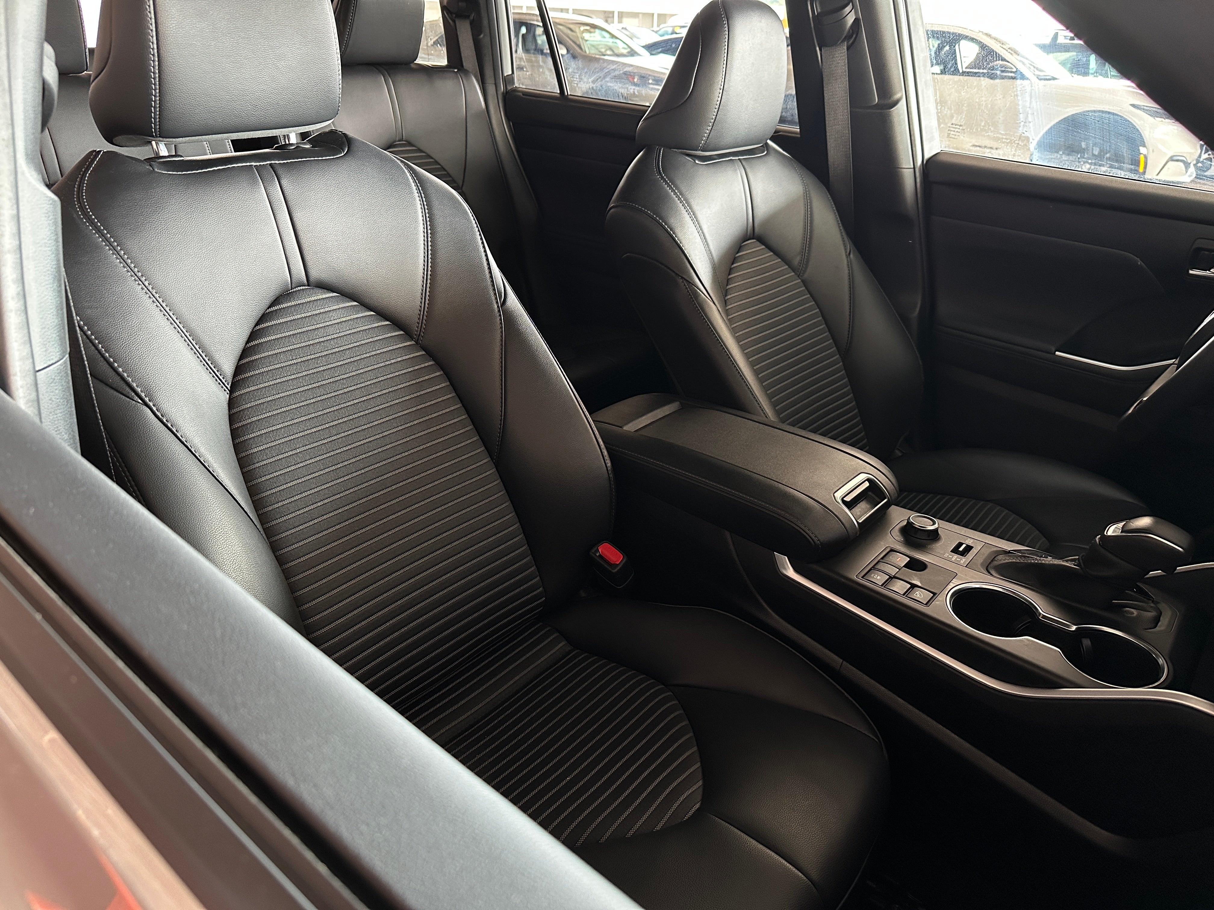 2024 Toyota Highlander XSE 2