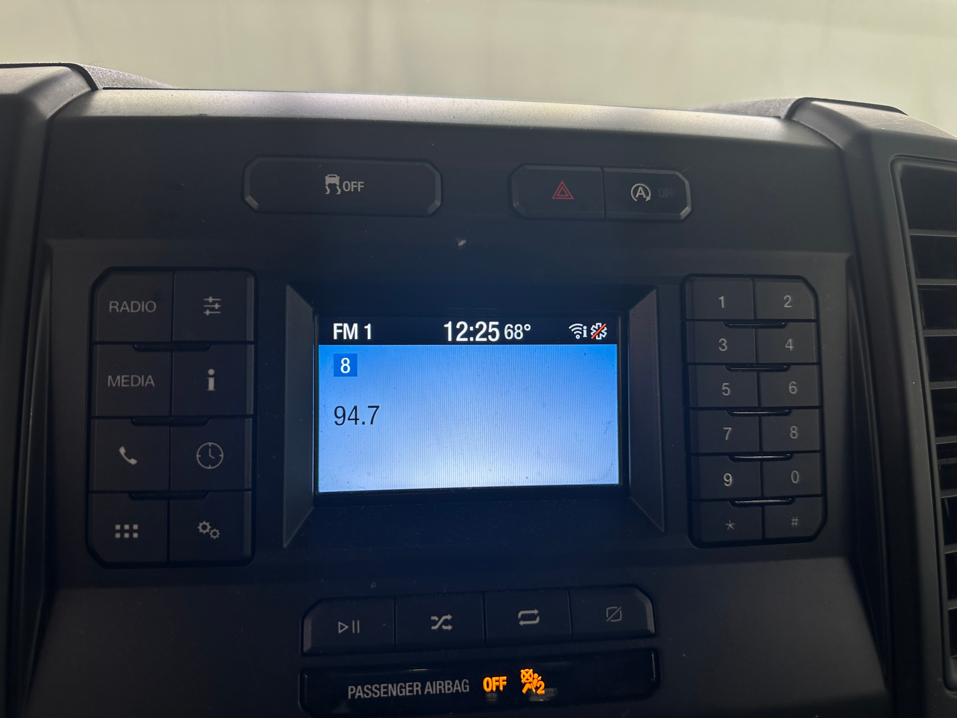 2020 Ford Econoline E-150 4