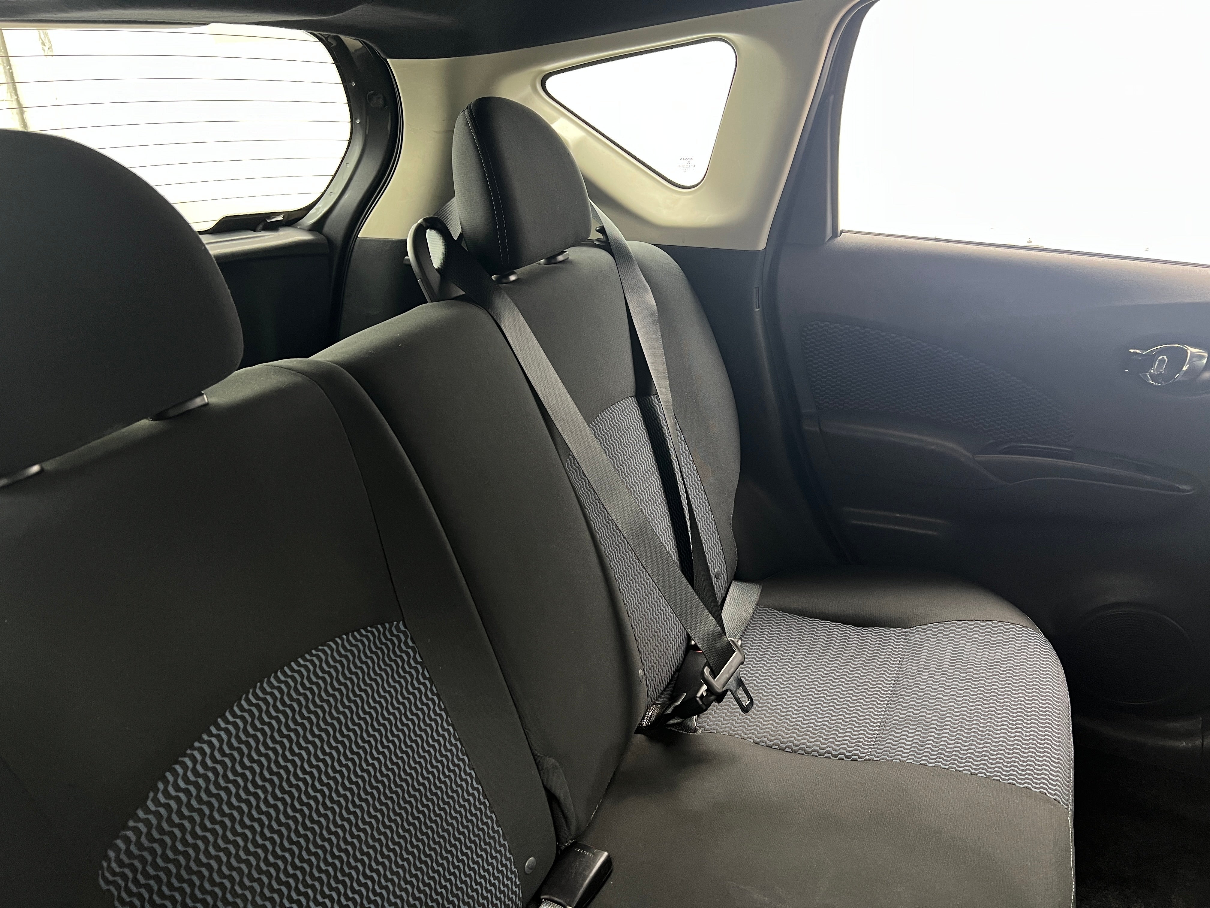 2019 Nissan Versa Note SV 6