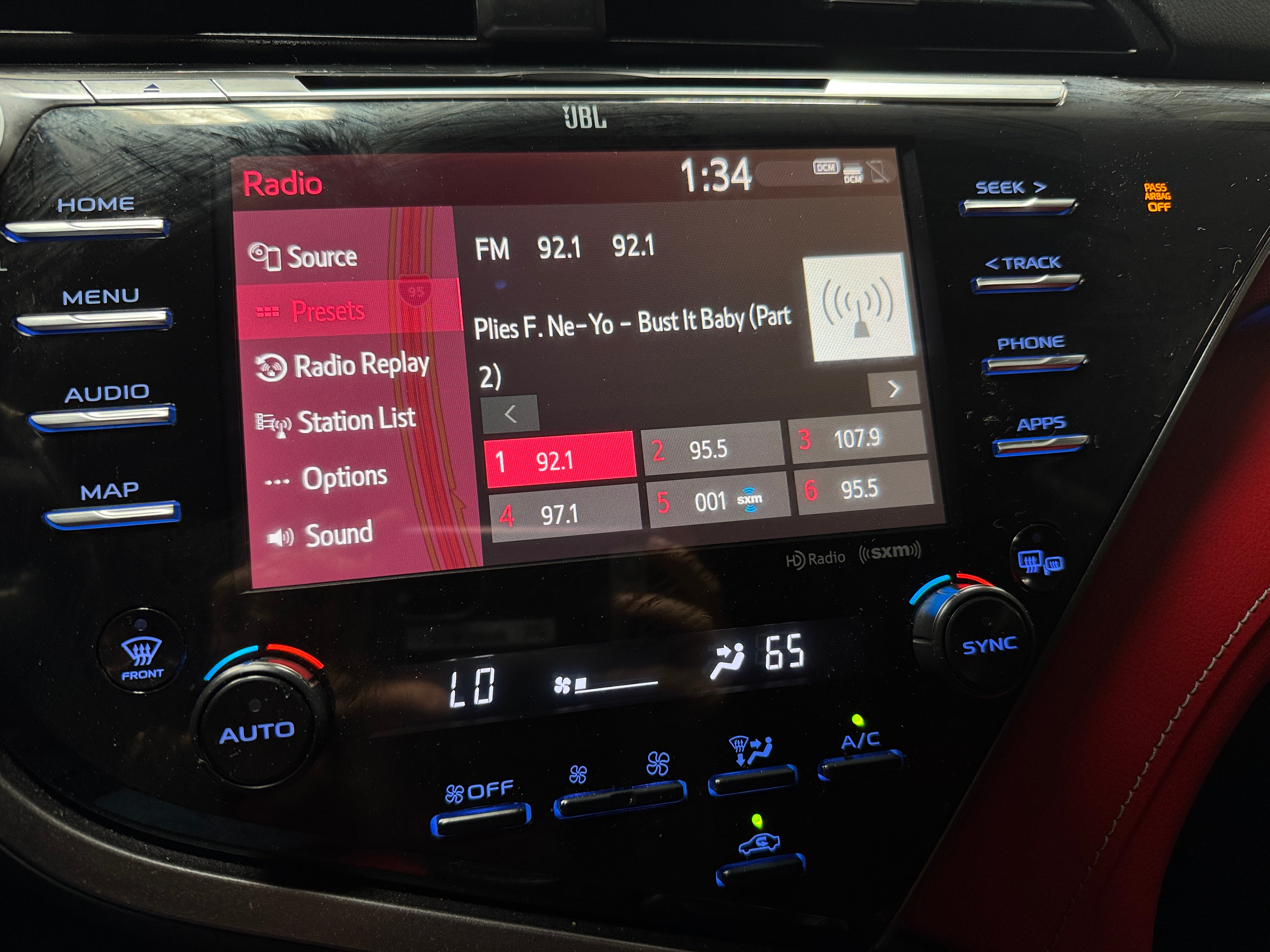 2019 Toyota Camry XSE 3