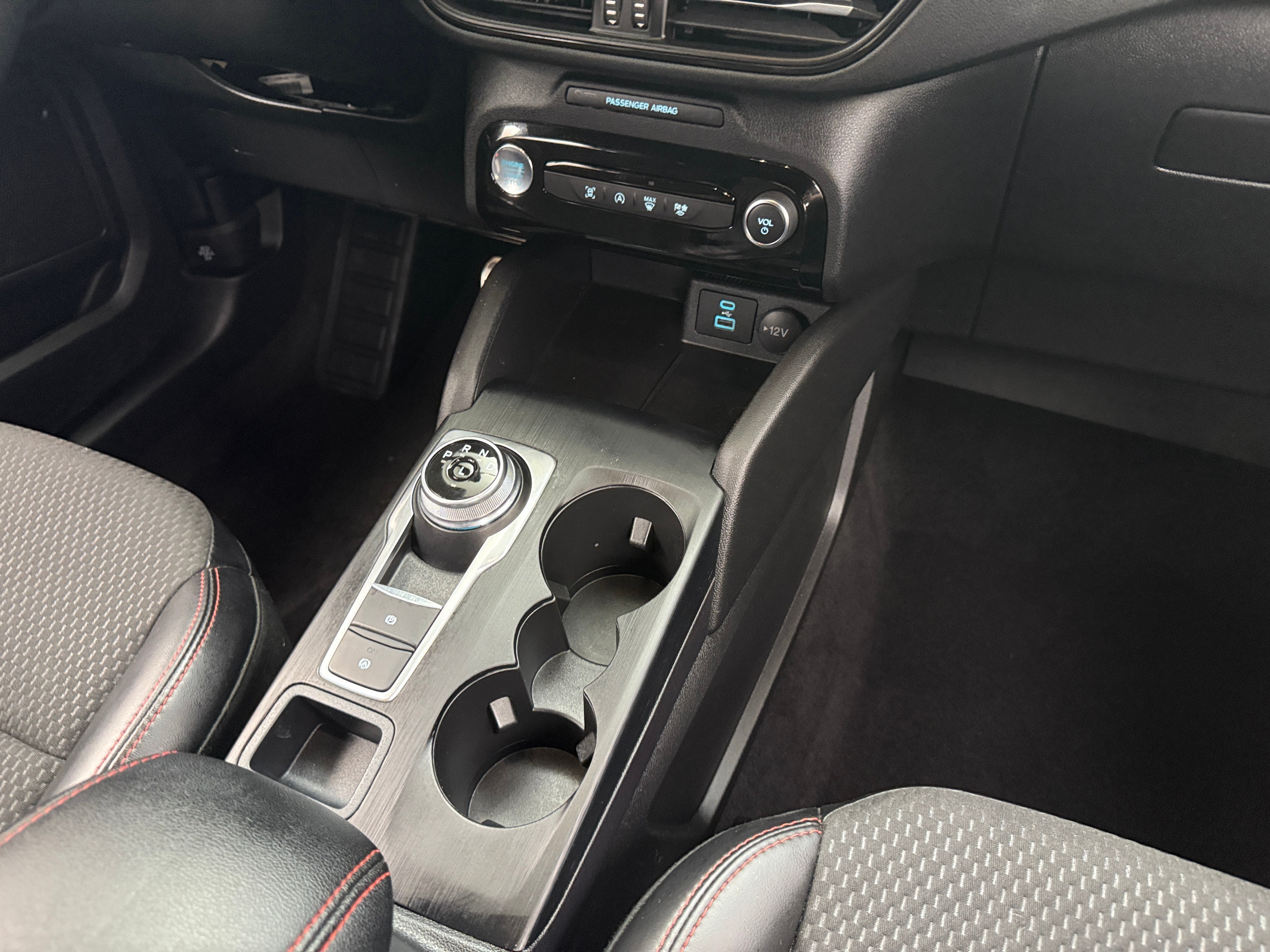 2023 Ford Escape ST-Line 2