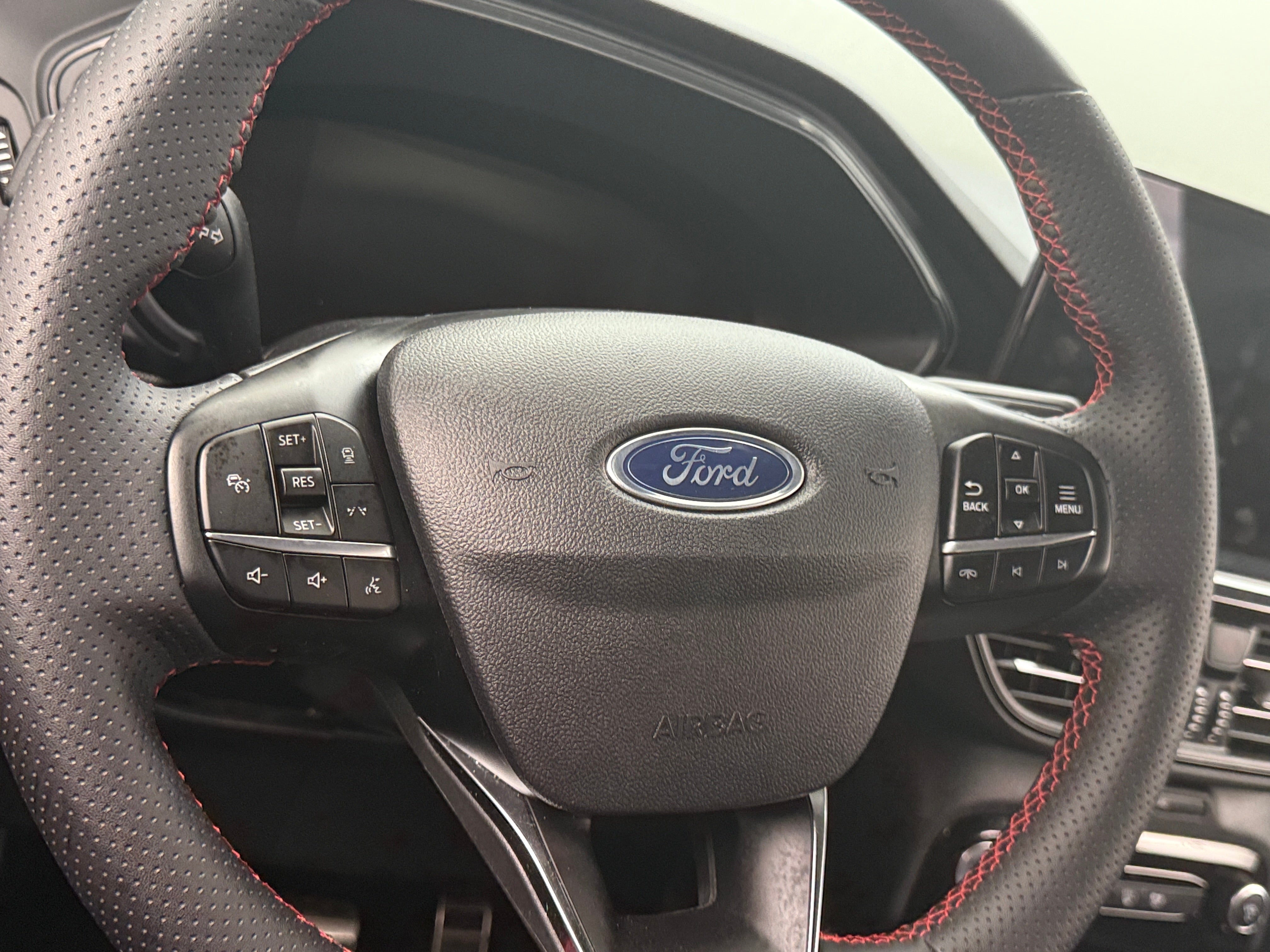 2023 Ford Escape ST-Line 4