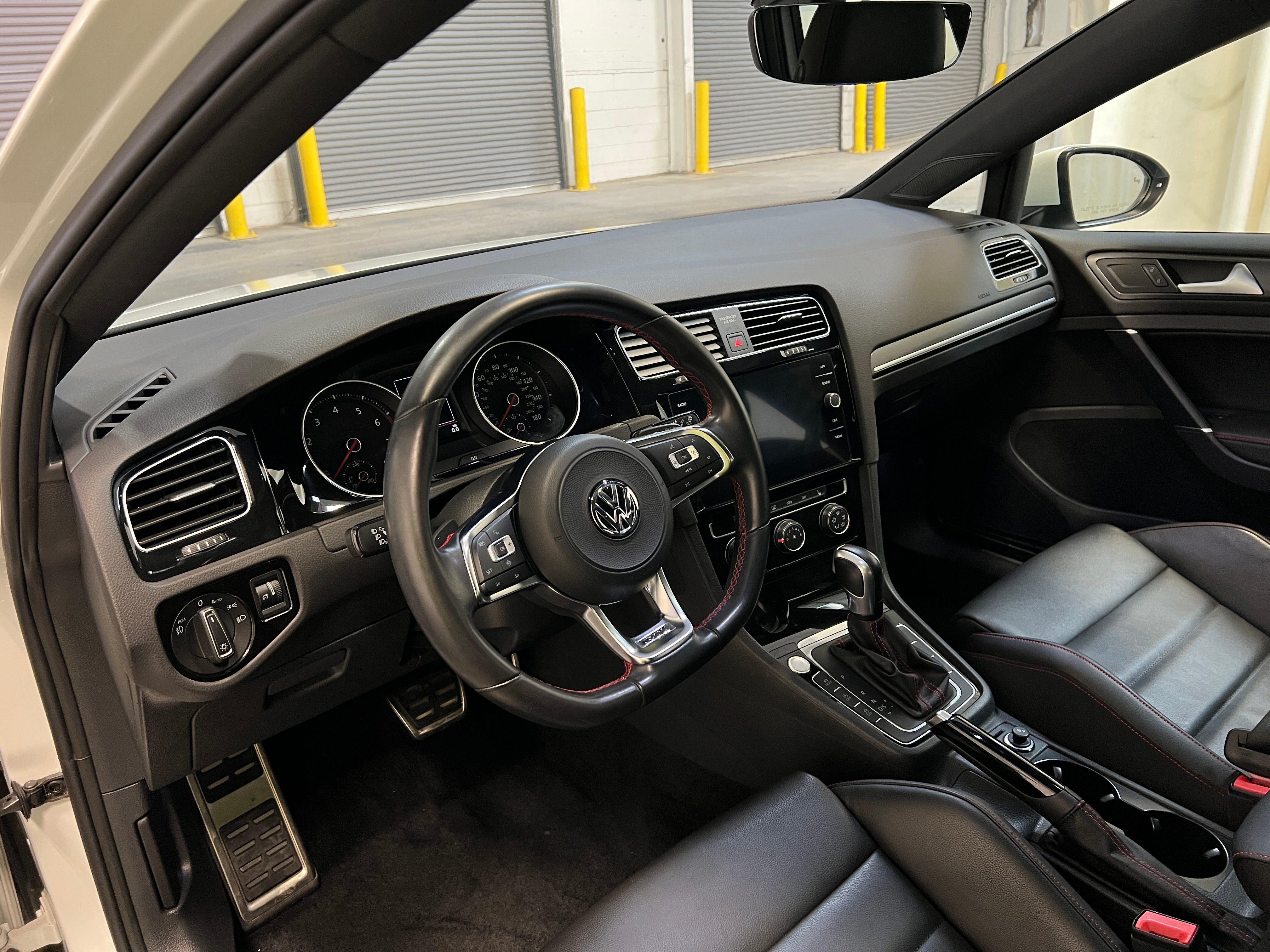 2020 Volkswagen Golf GTI SE 2