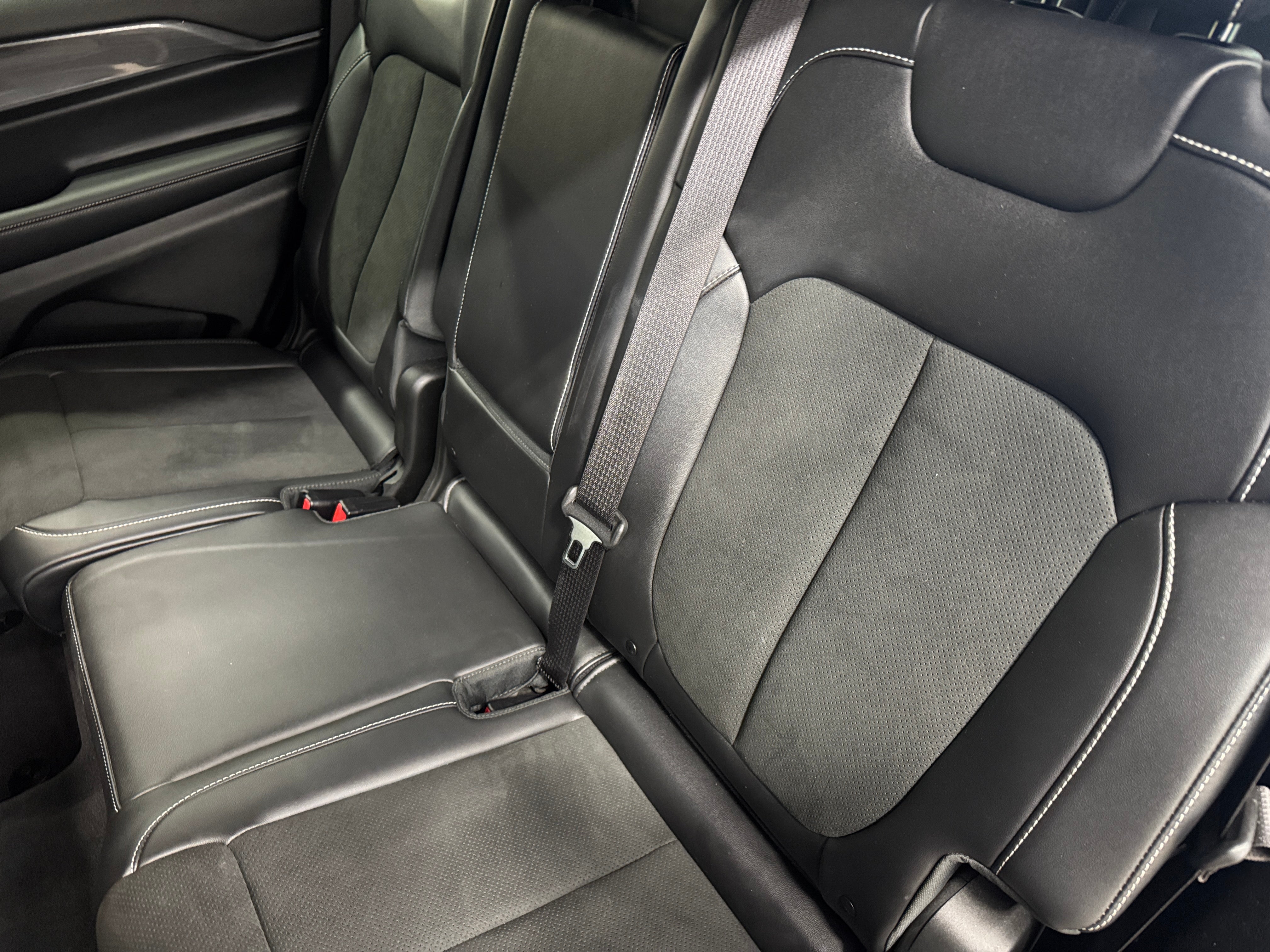 2022 Jeep Grand Cherokee L Altitude 5