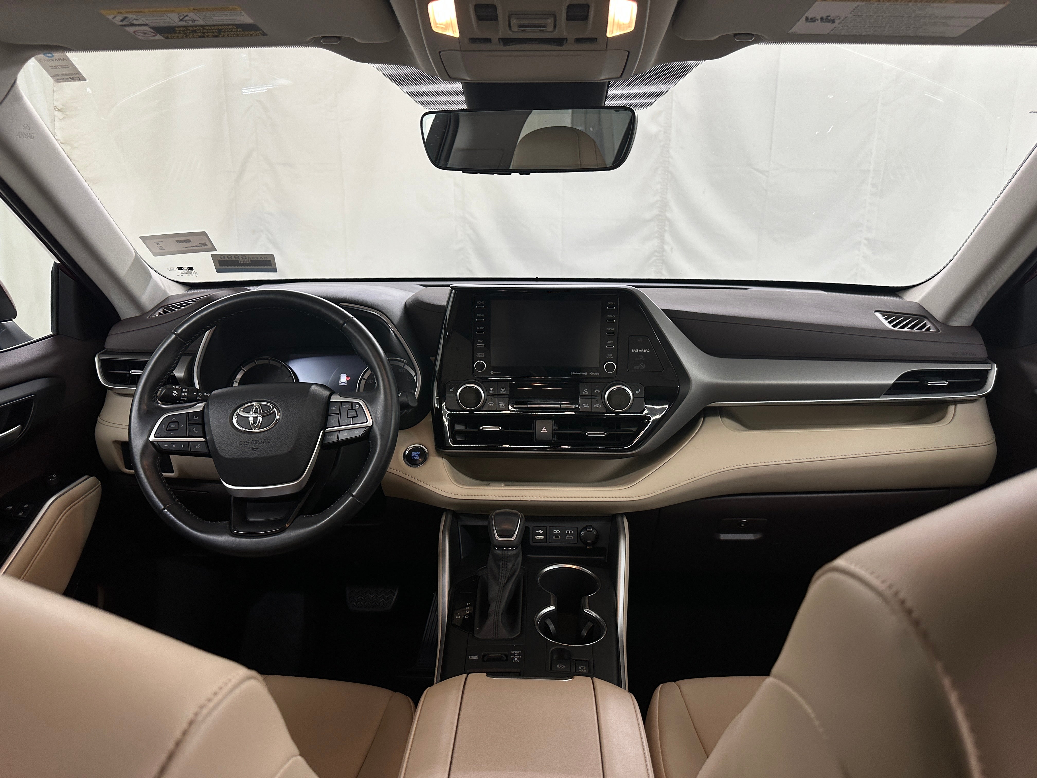2022 Toyota Highlander XLE 2