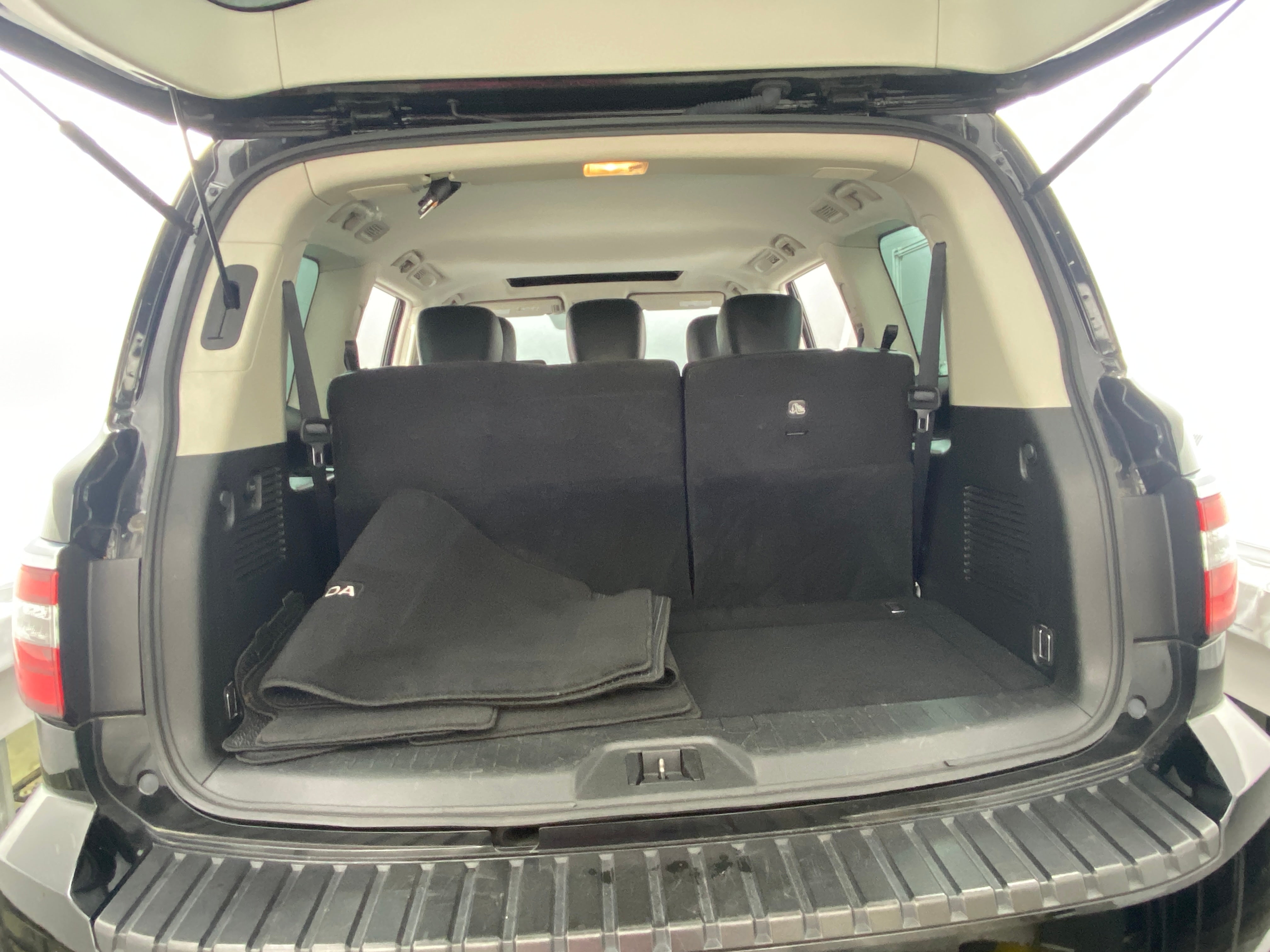 2023 Nissan Armada SL 6