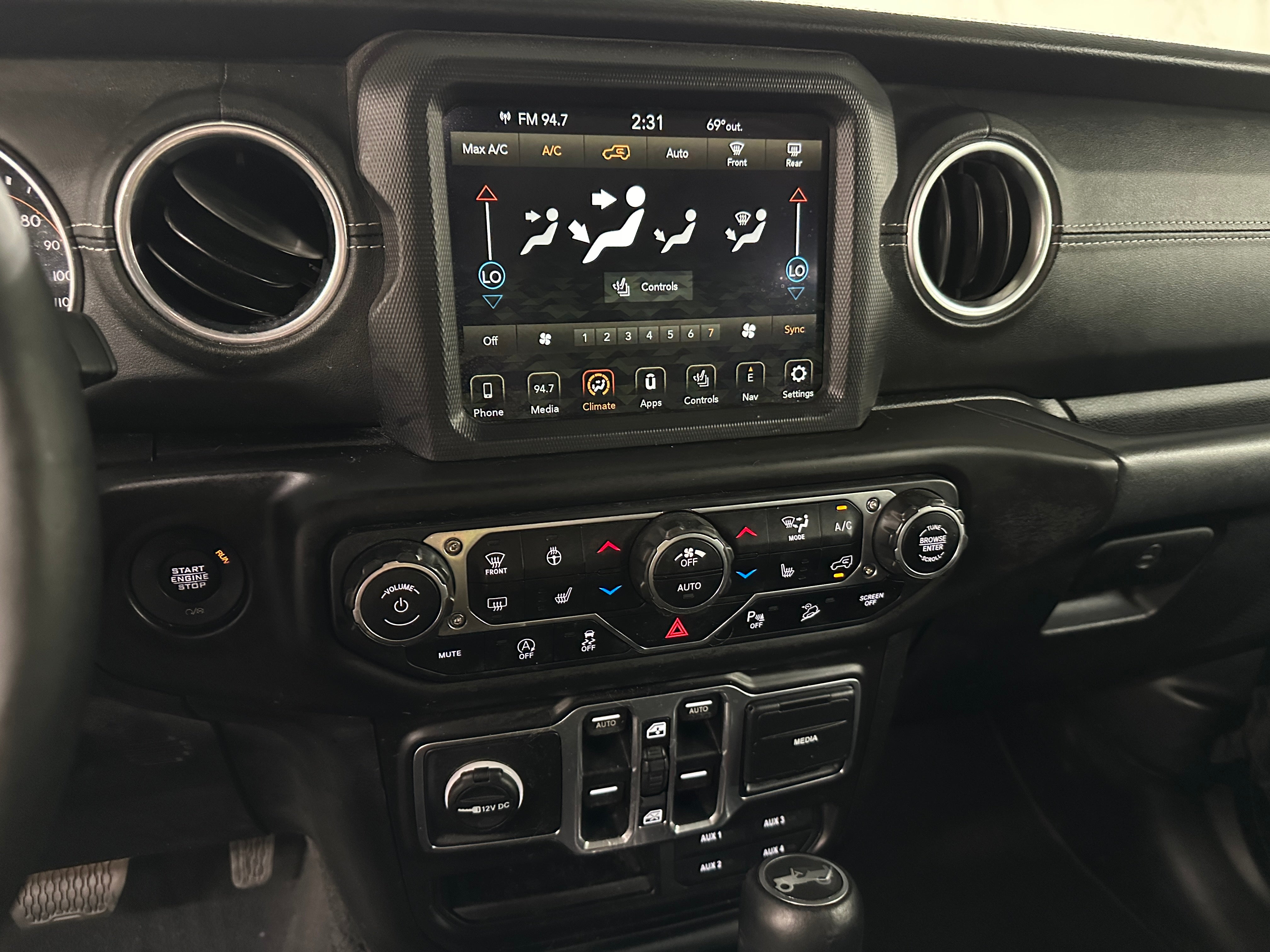 2018 Jeep Wrangler Unlimited Sahara 3