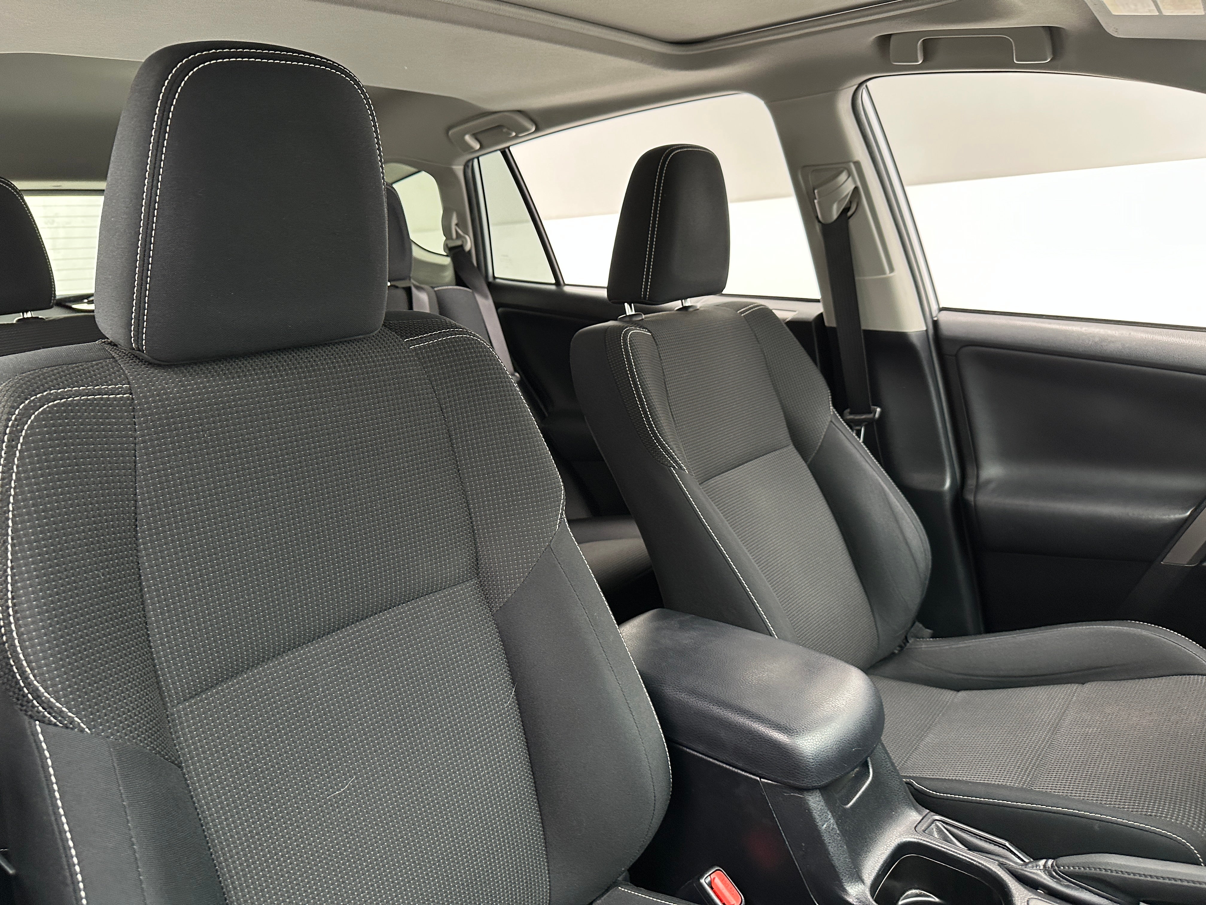 2016 Toyota RAV4 XLE 2