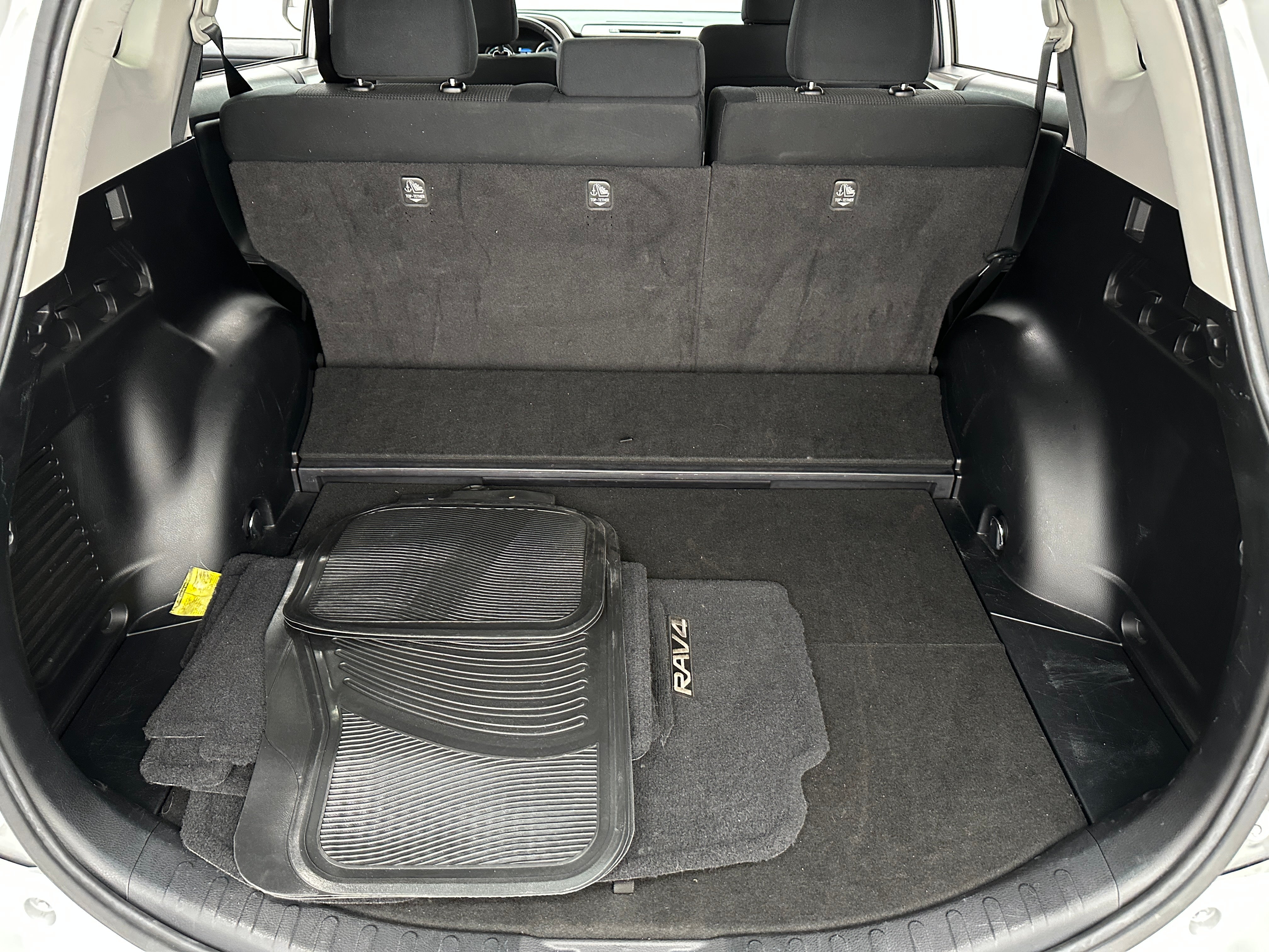2016 Toyota RAV4 XLE 7