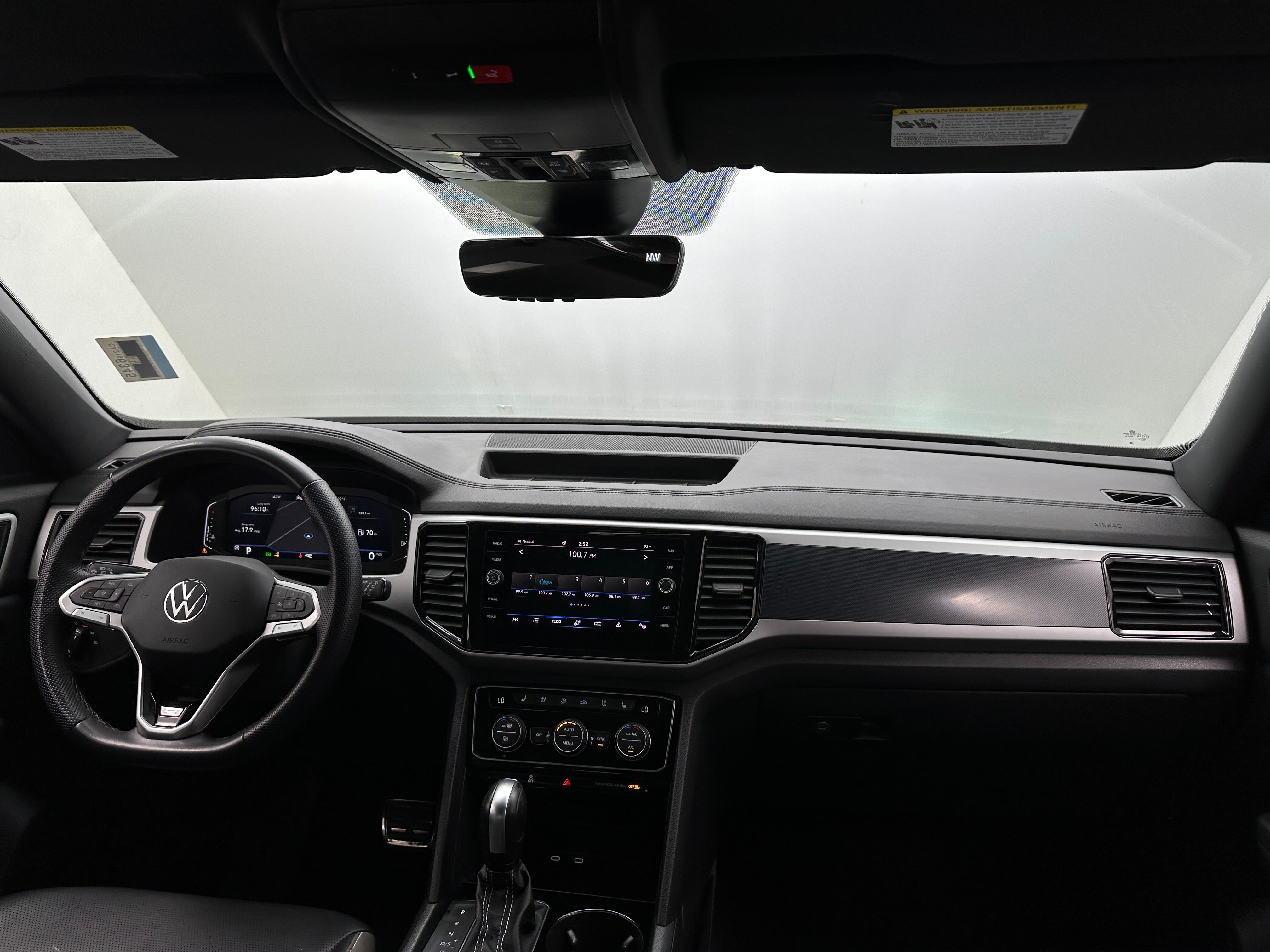 2023 Volkswagen Atlas SEL 2