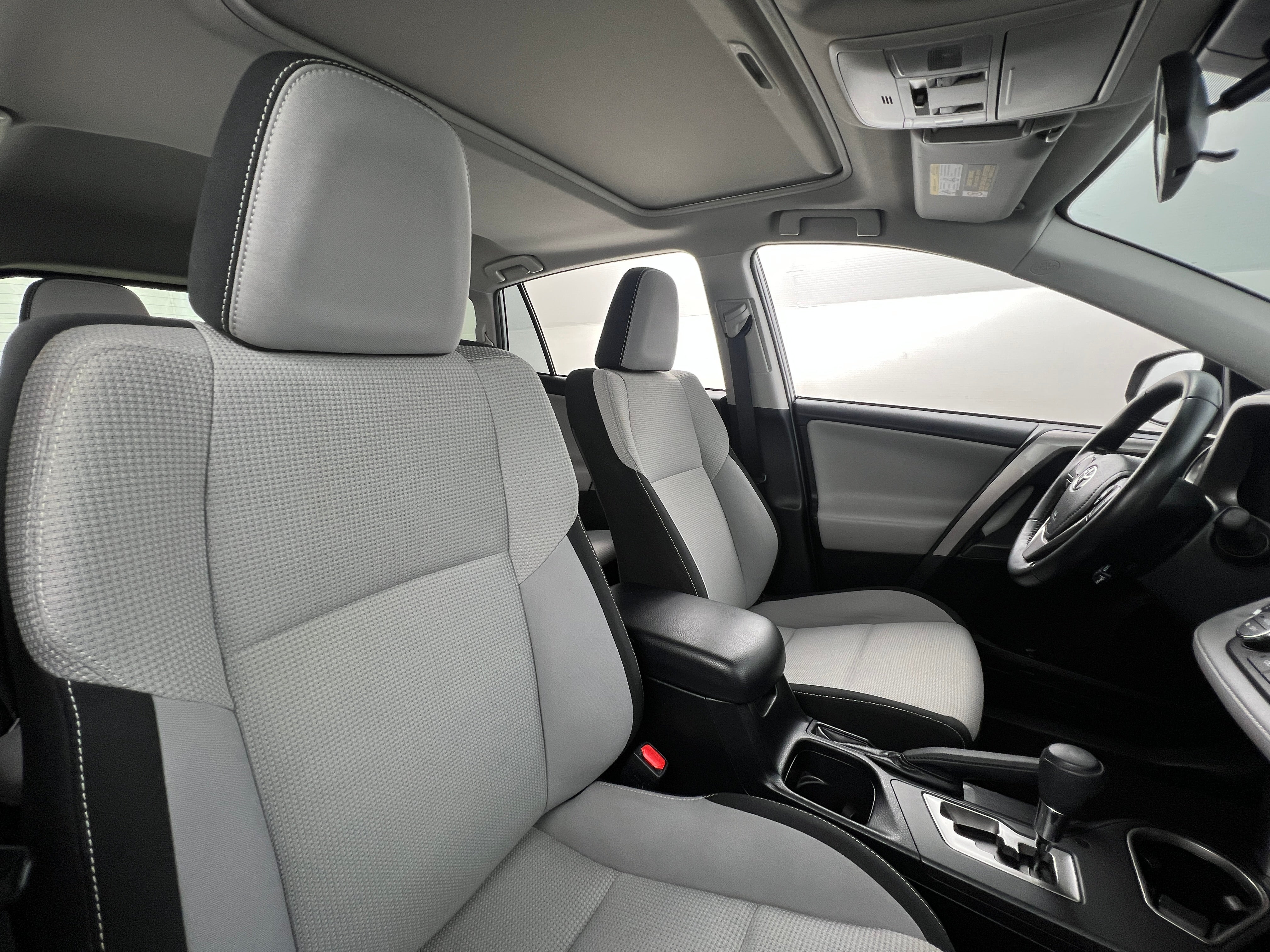 2018 Toyota RAV4 XLE 2