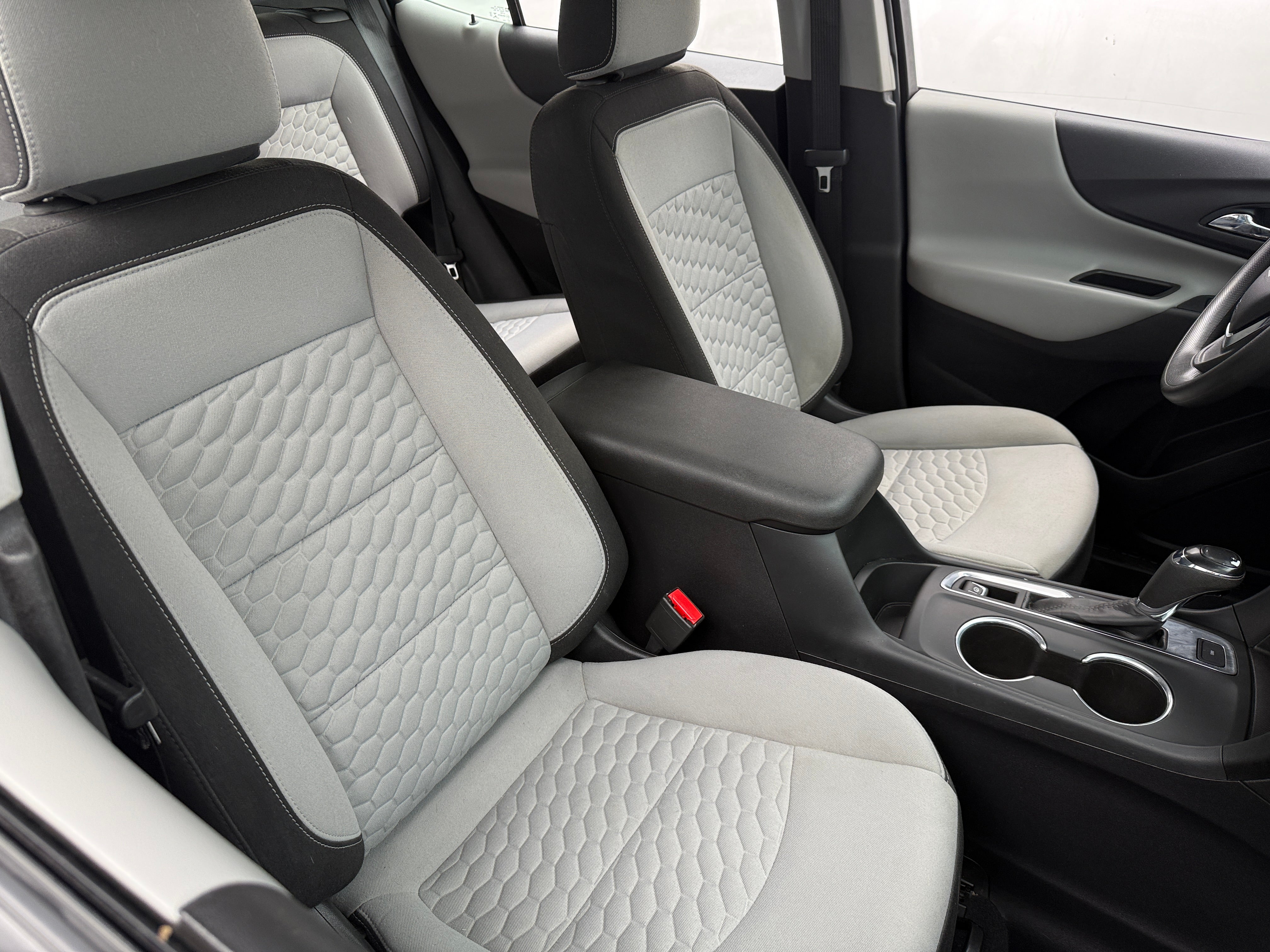 2020 Chevrolet Equinox LS 2