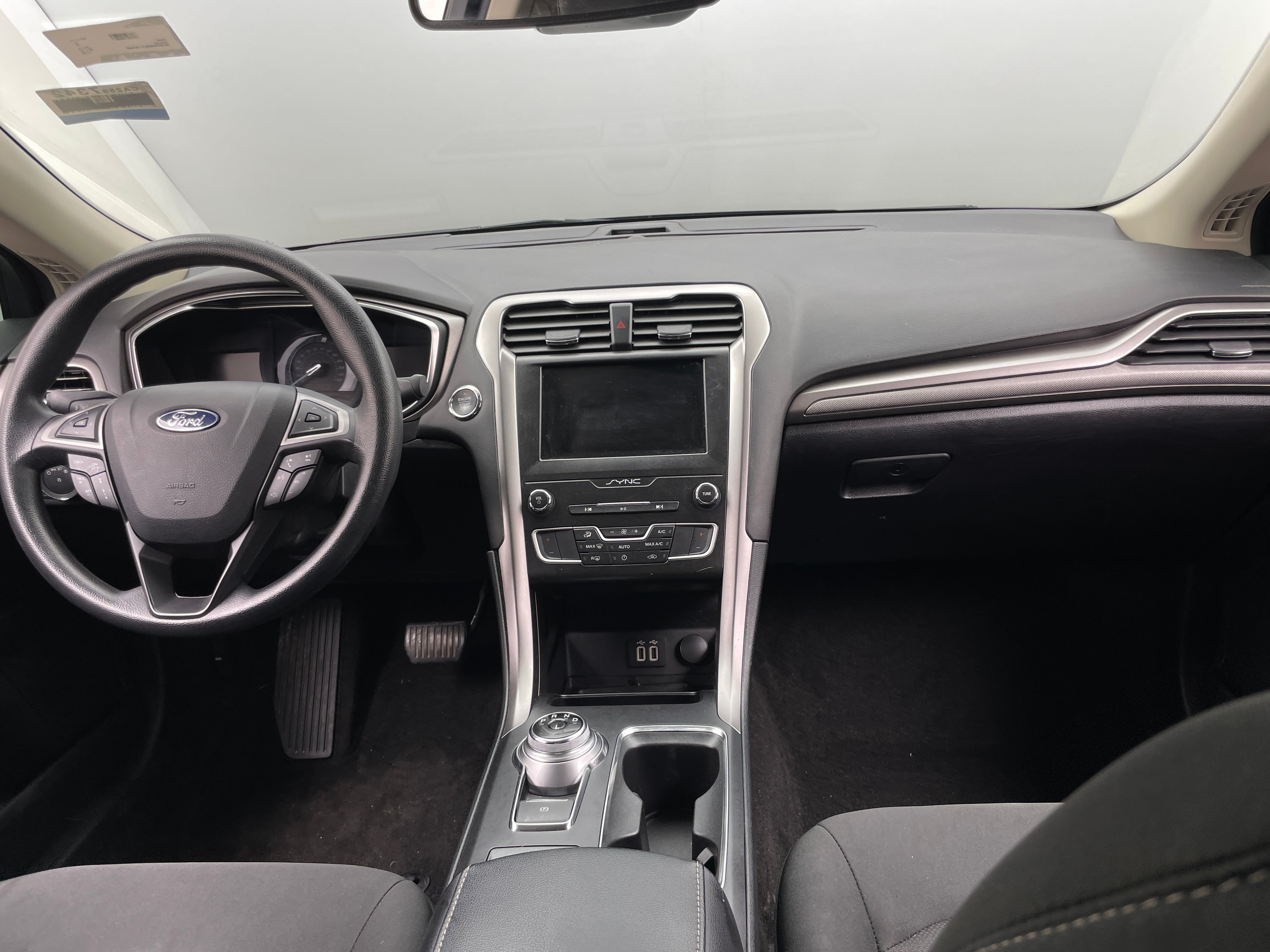 2020 Ford Fusion SE 3