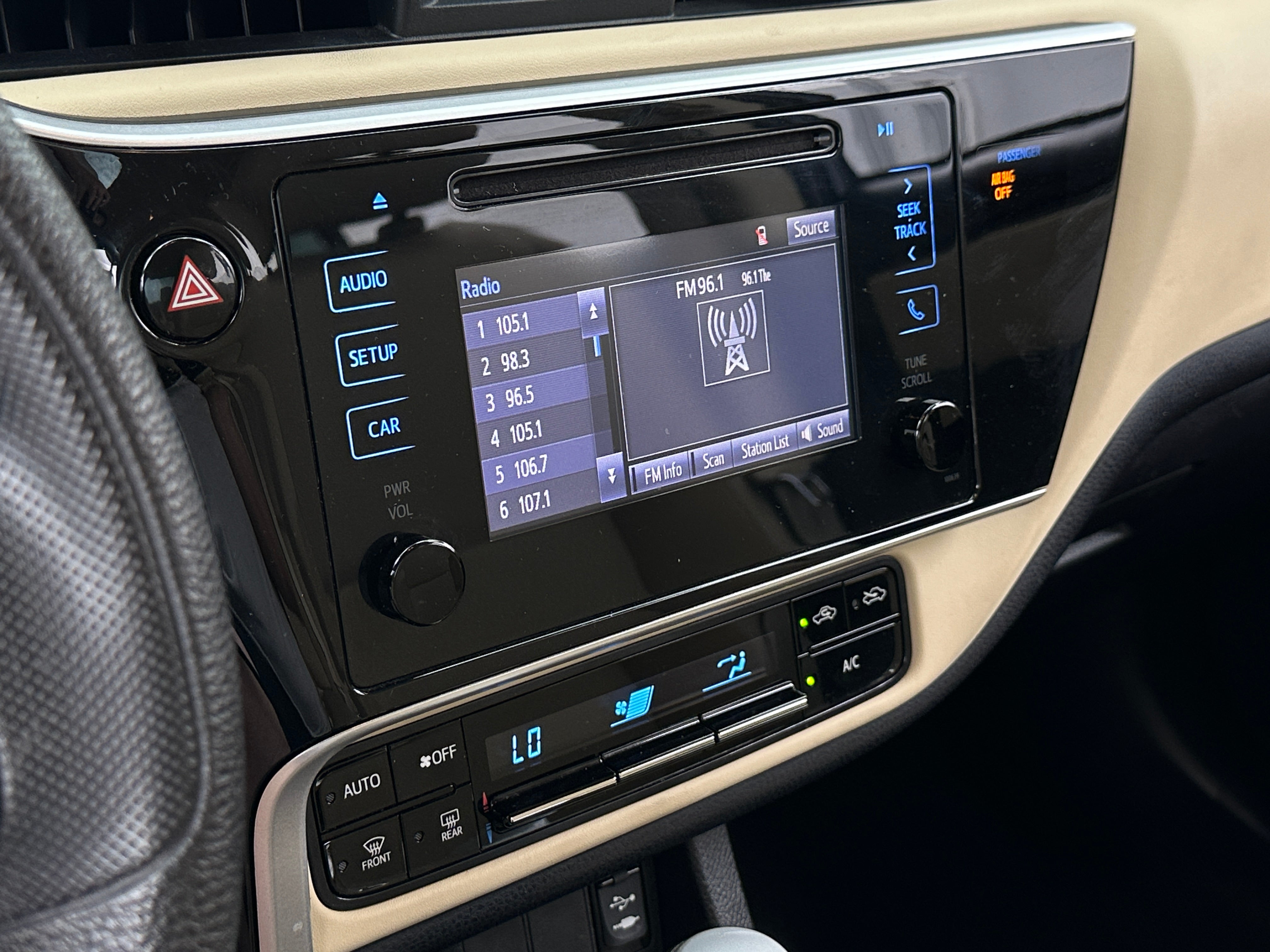 2019 Toyota Corolla LE 4