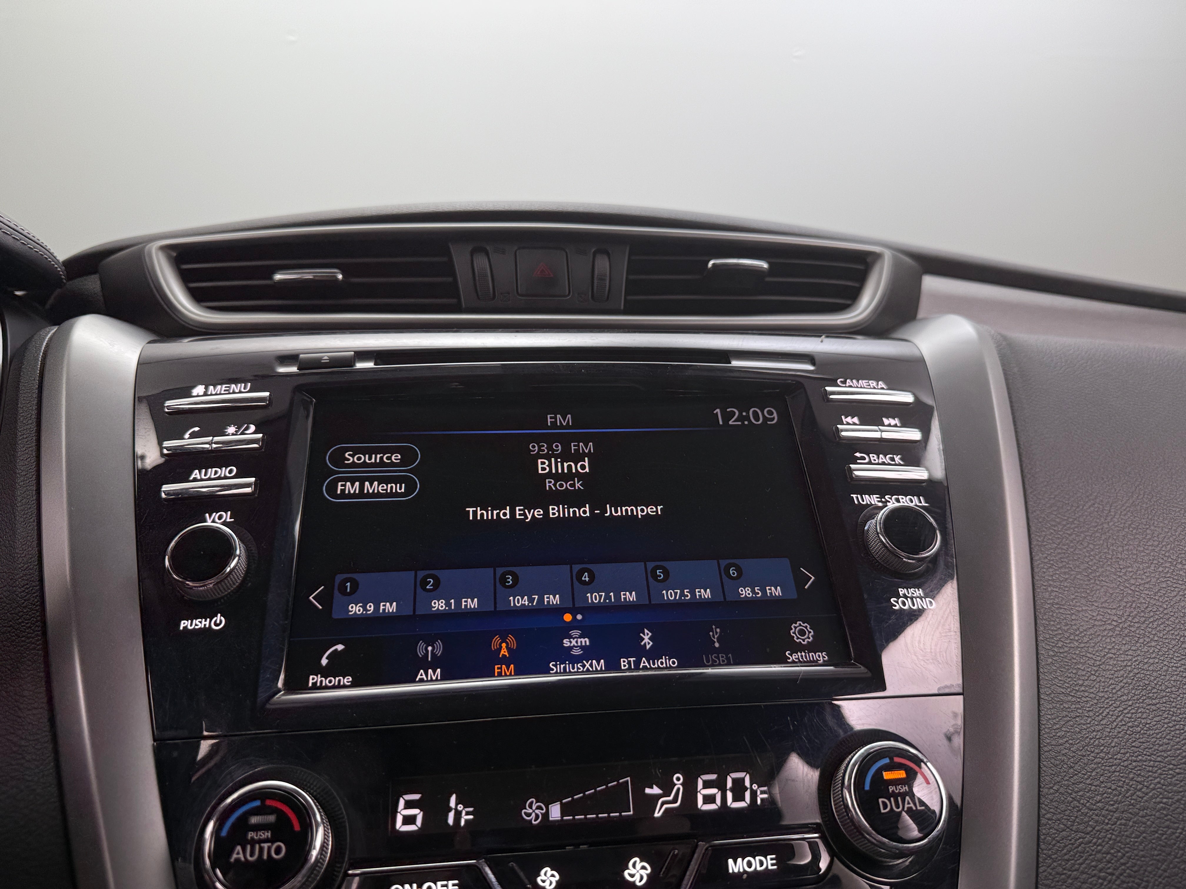 2023 Nissan Murano SV 3