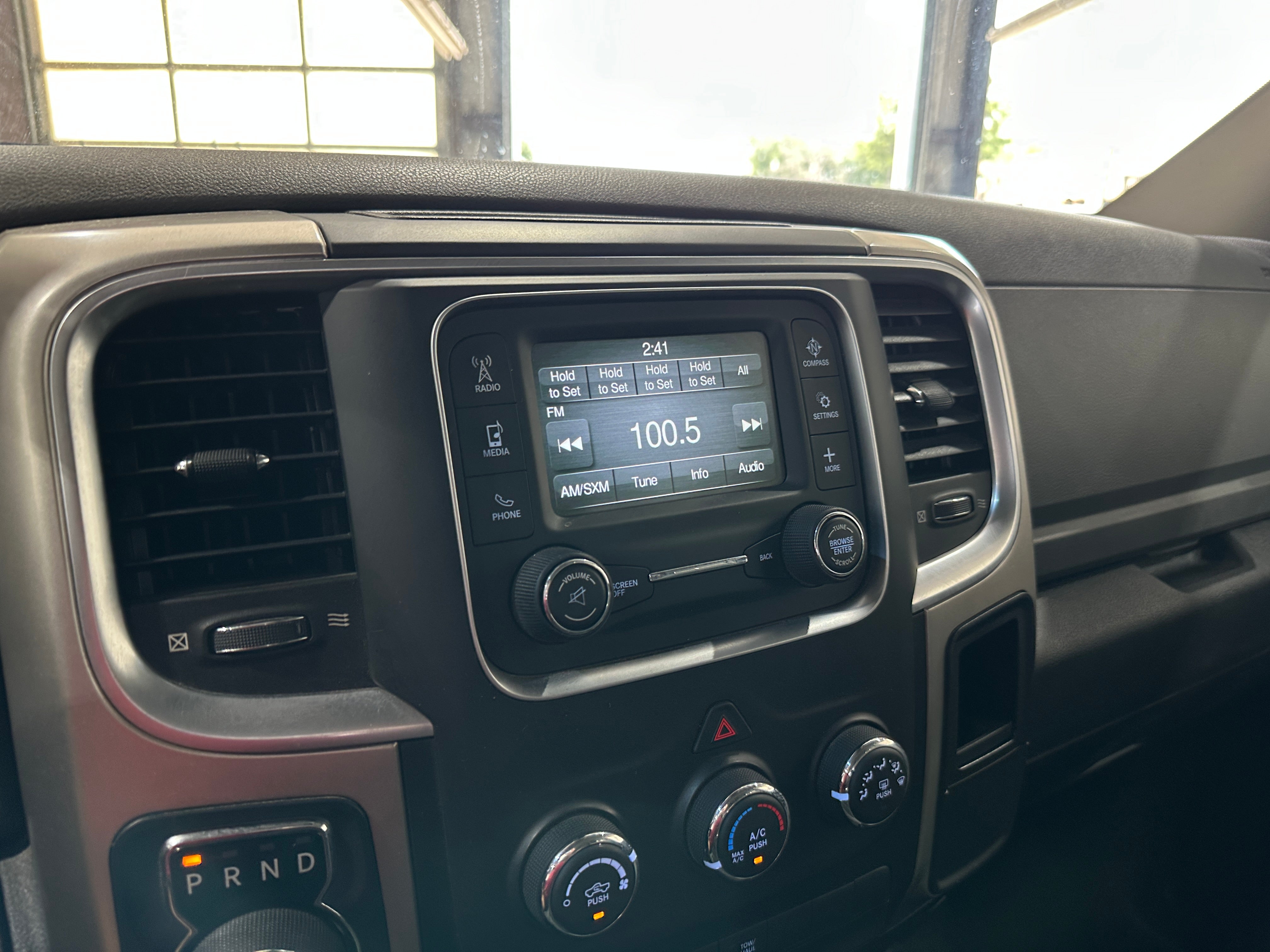 2017 RAM 1500 SLT 4
