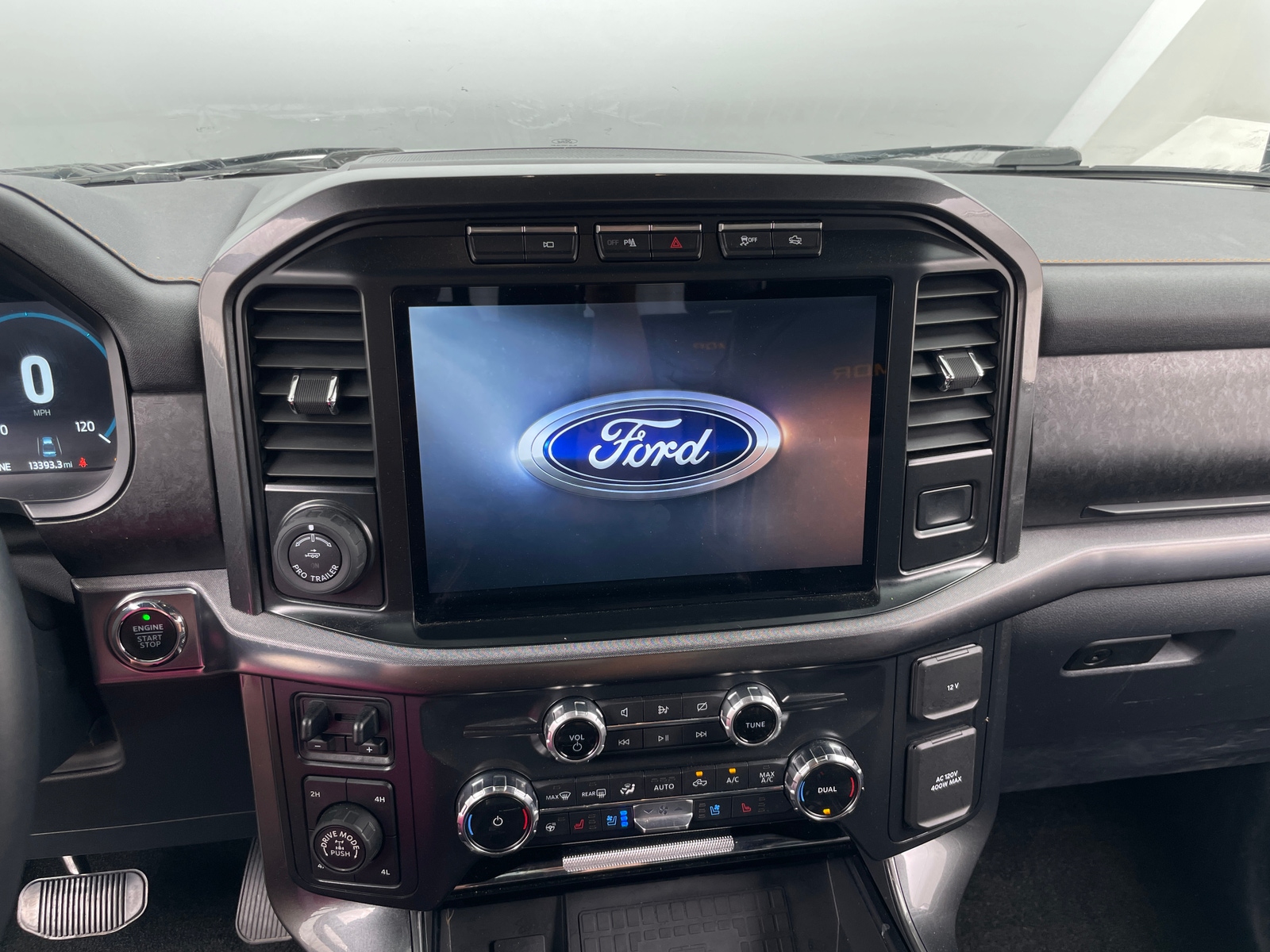 Thumbnail: 2022 Ford Econoline - 3