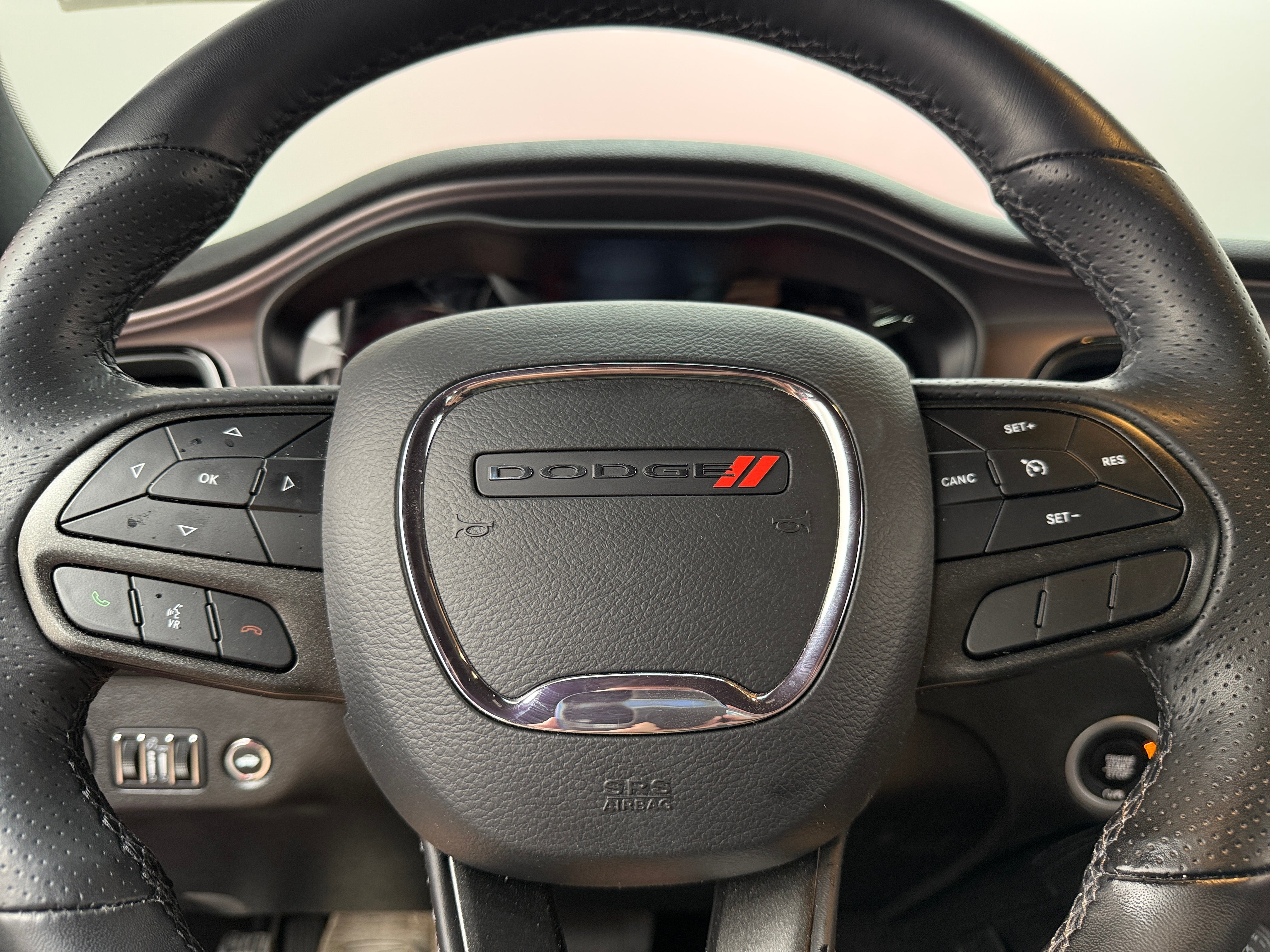 2023 Dodge Challenger SXT 4