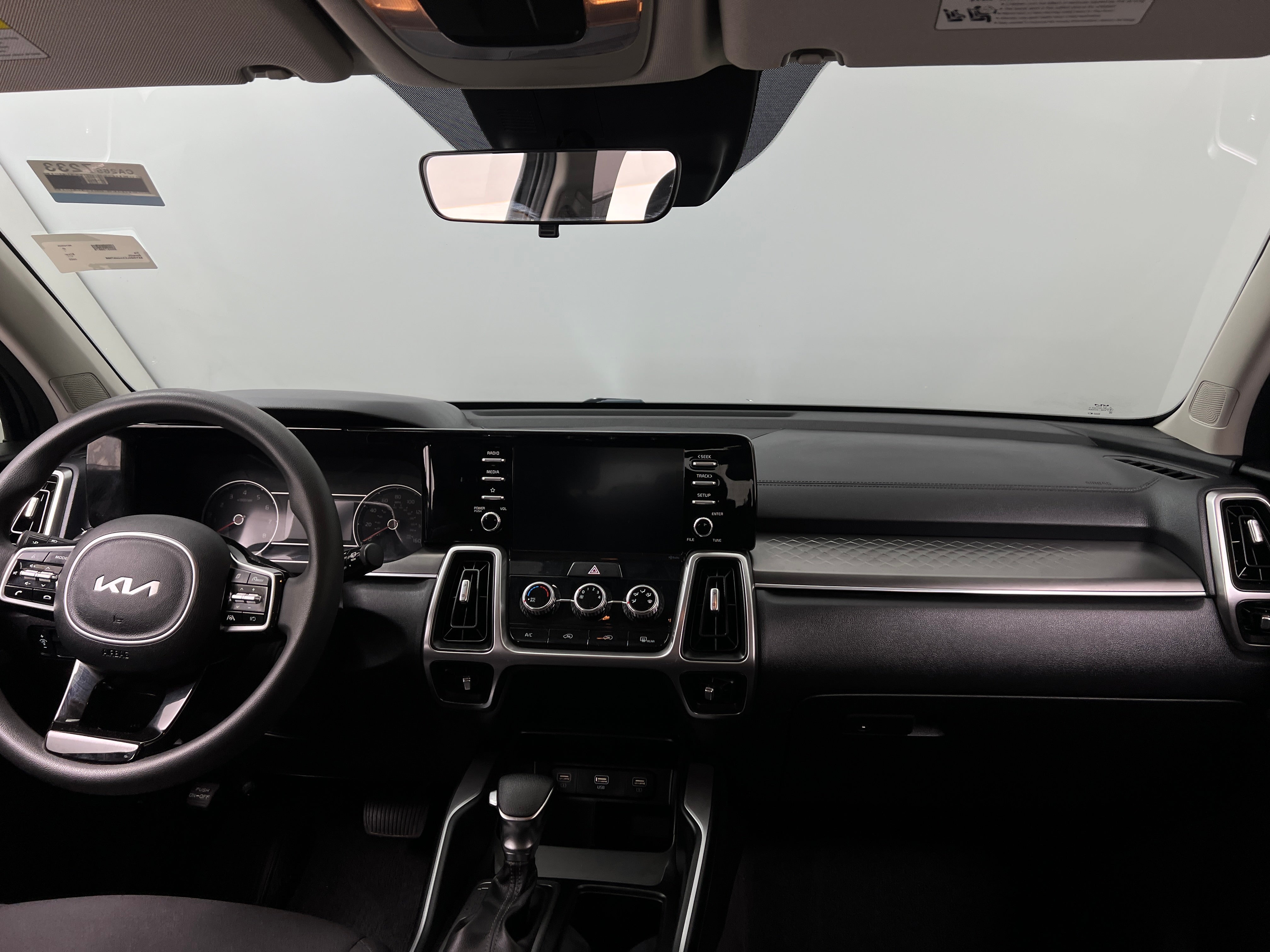 2022 Kia Sorento LX 3