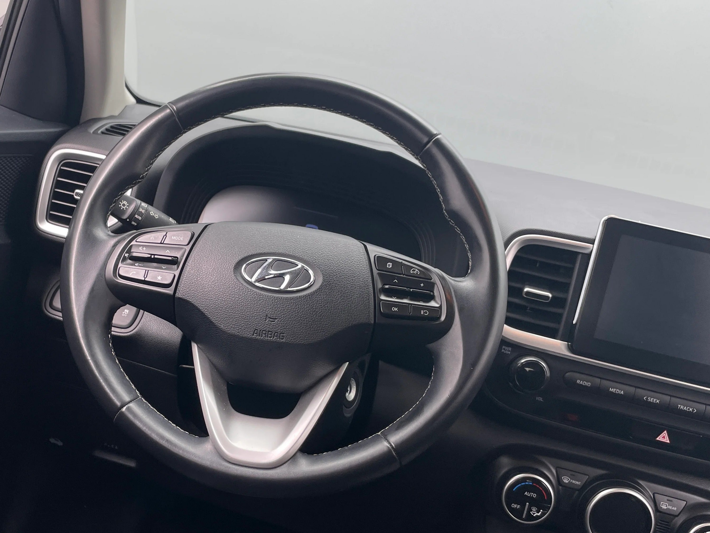2023 Hyundai Venue SEL 5