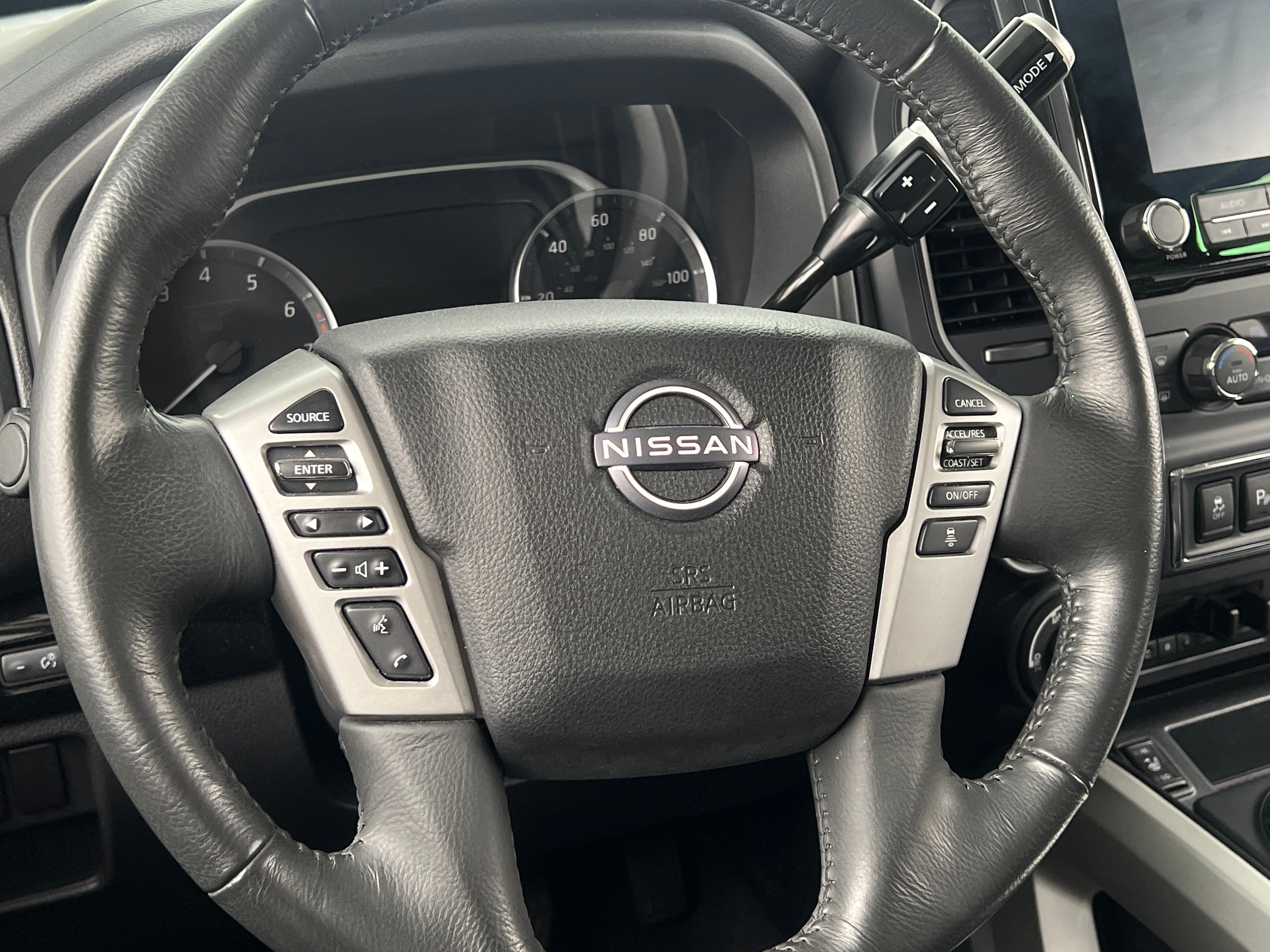 2023 Nissan Titan SV 5