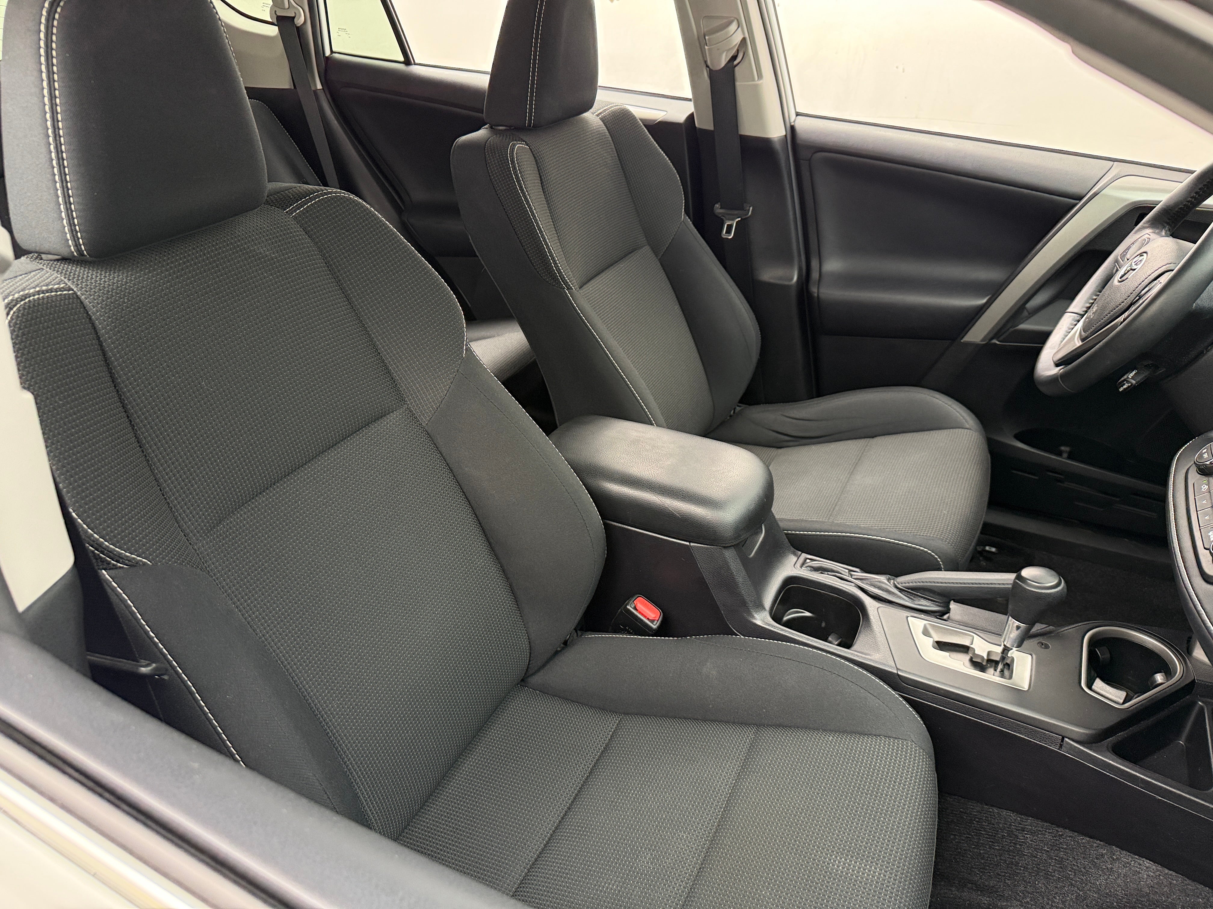 2017 Toyota RAV4 XLE 2