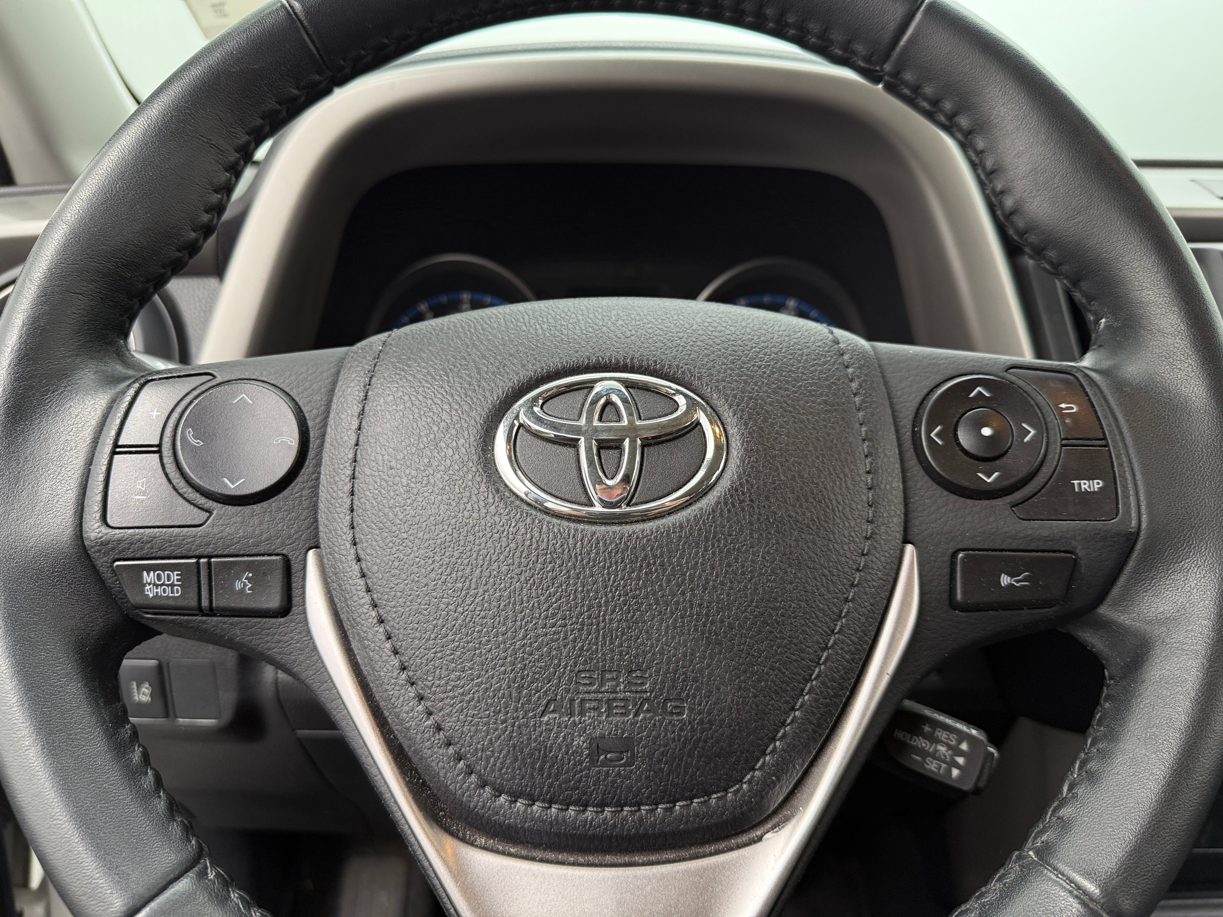 2017 Toyota RAV4 XLE 5