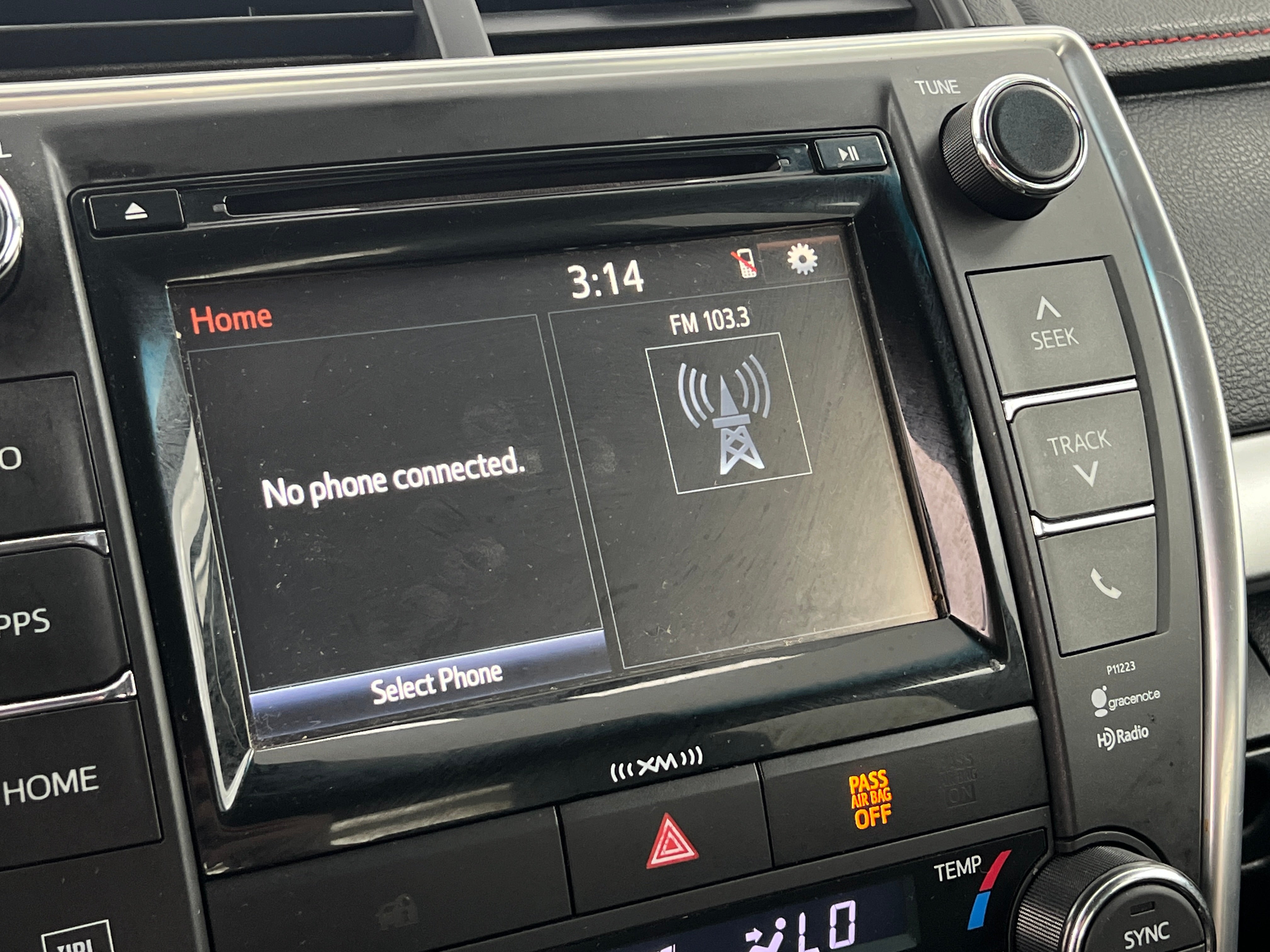 2017 Toyota Camry XSE 4