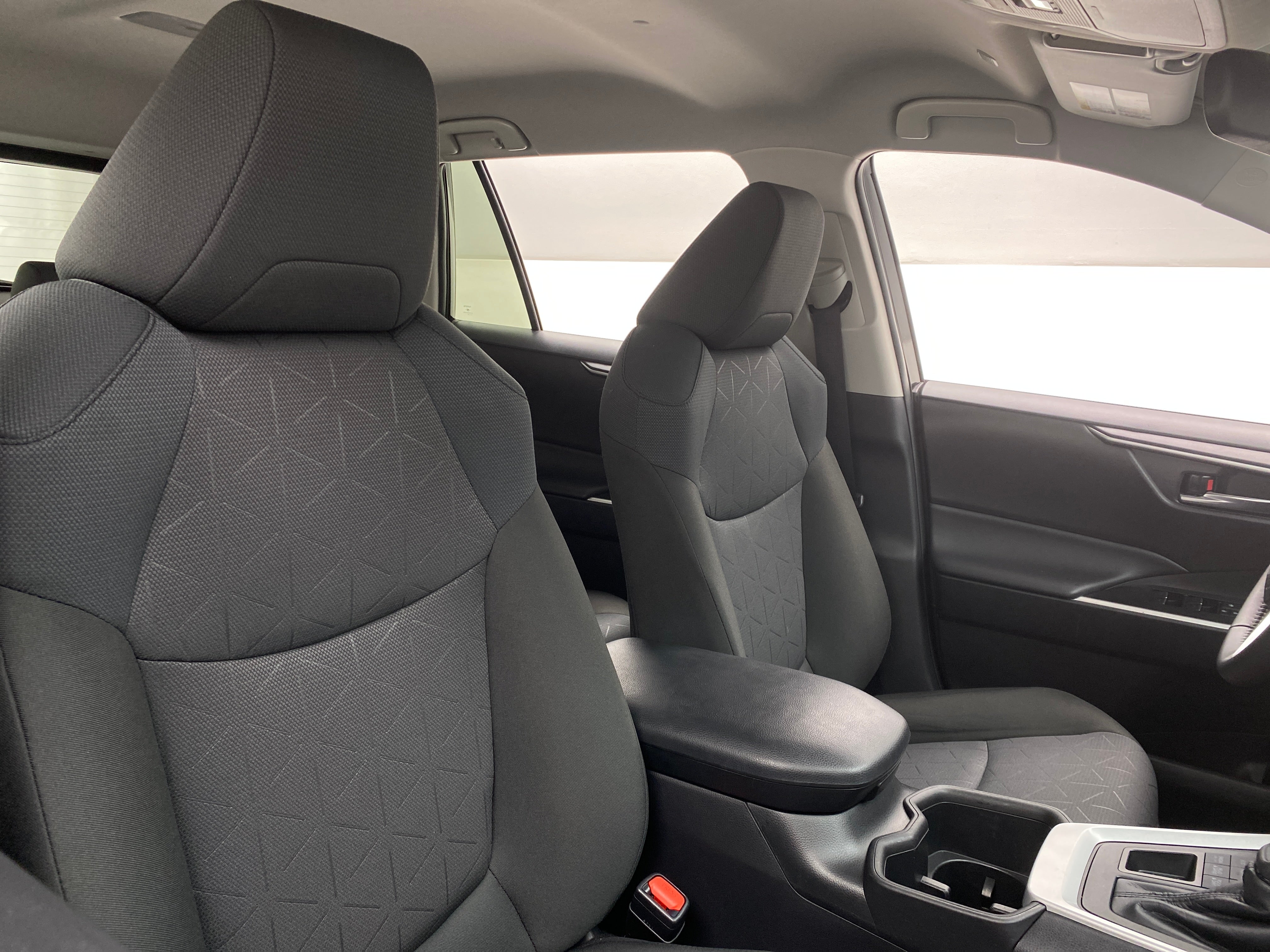 2024 Toyota RAV4 XLE 2