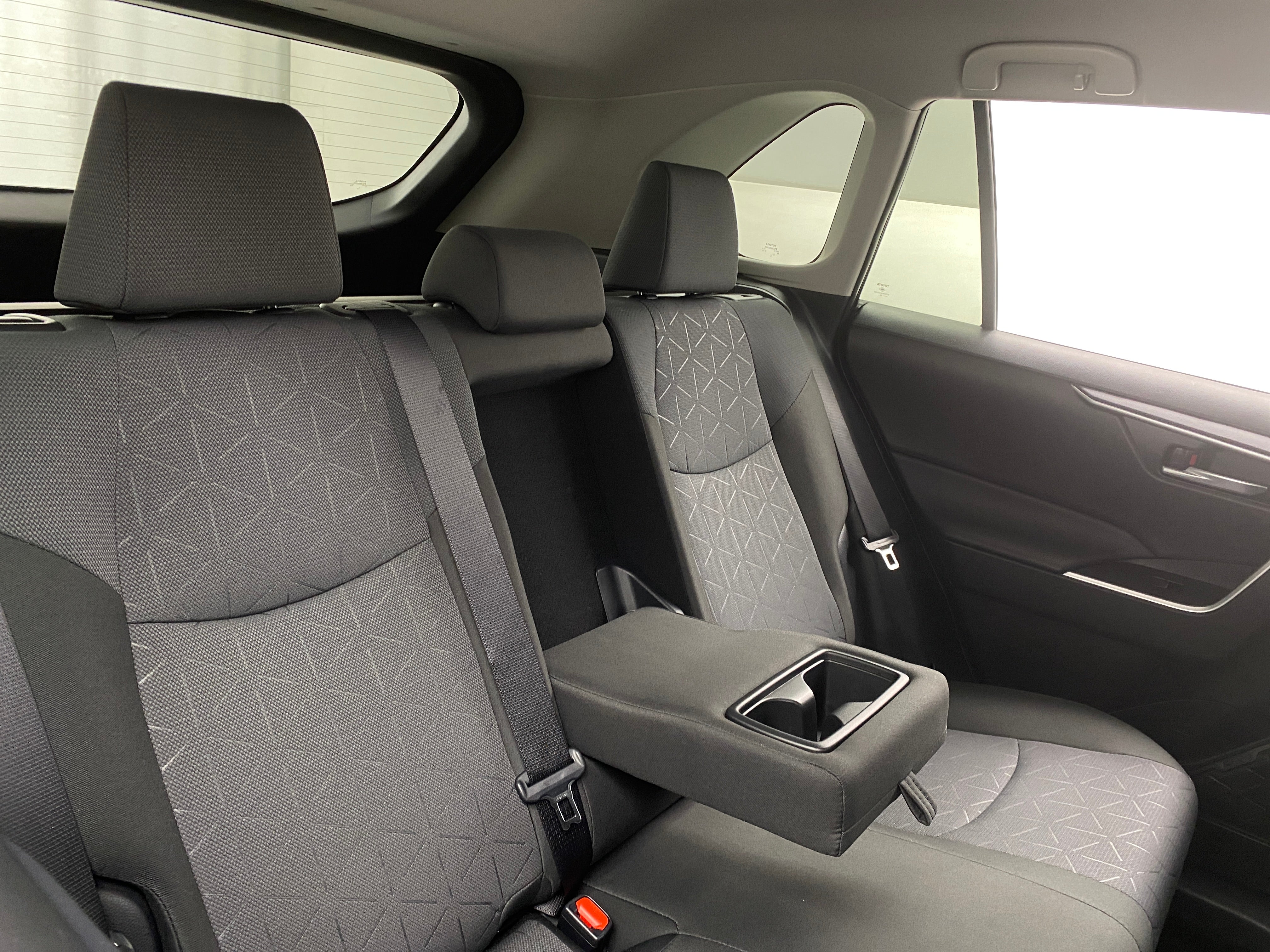2024 Toyota RAV4 XLE 6