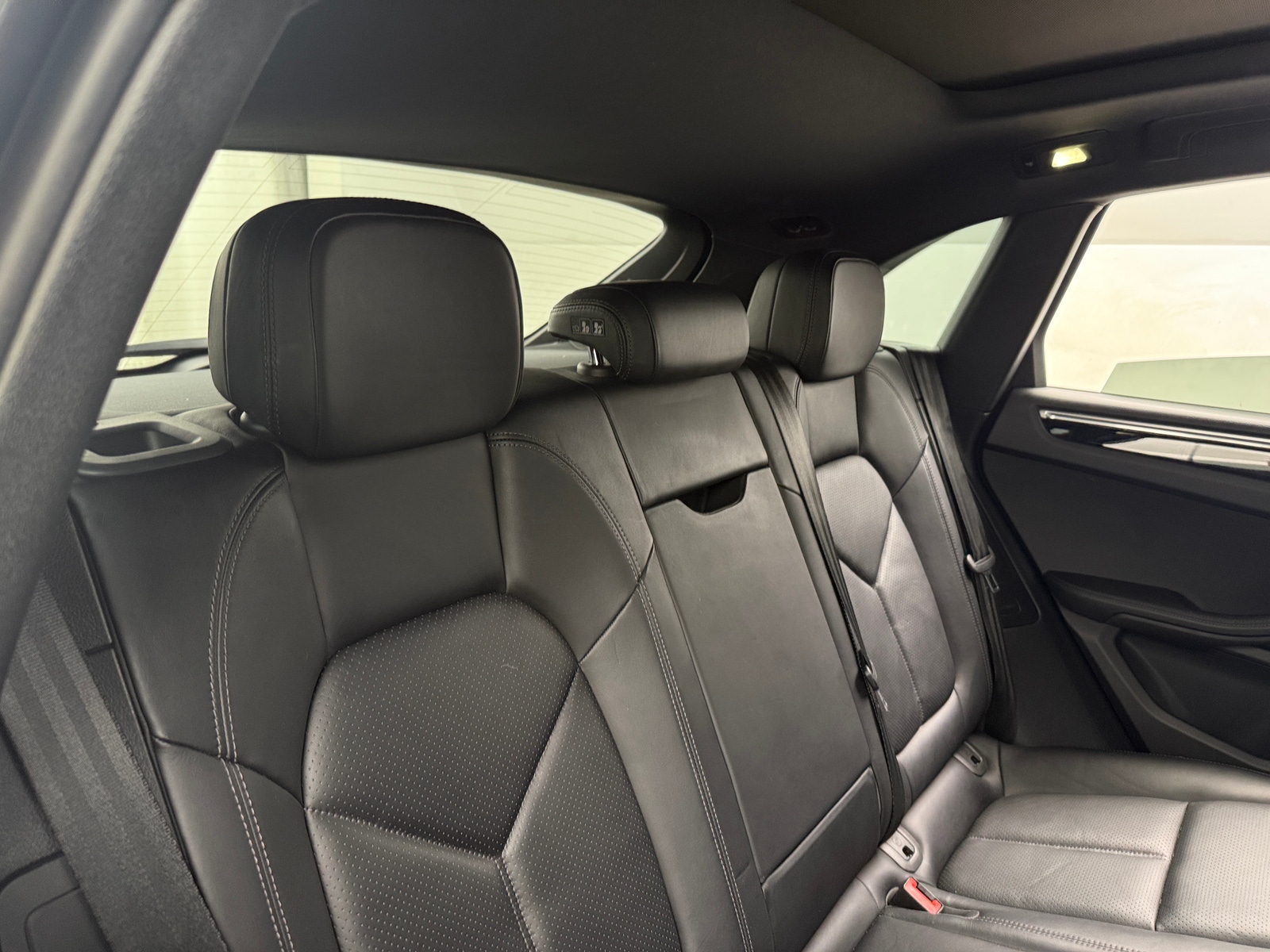Thumbnail: 2017 Porsche Macan - 5