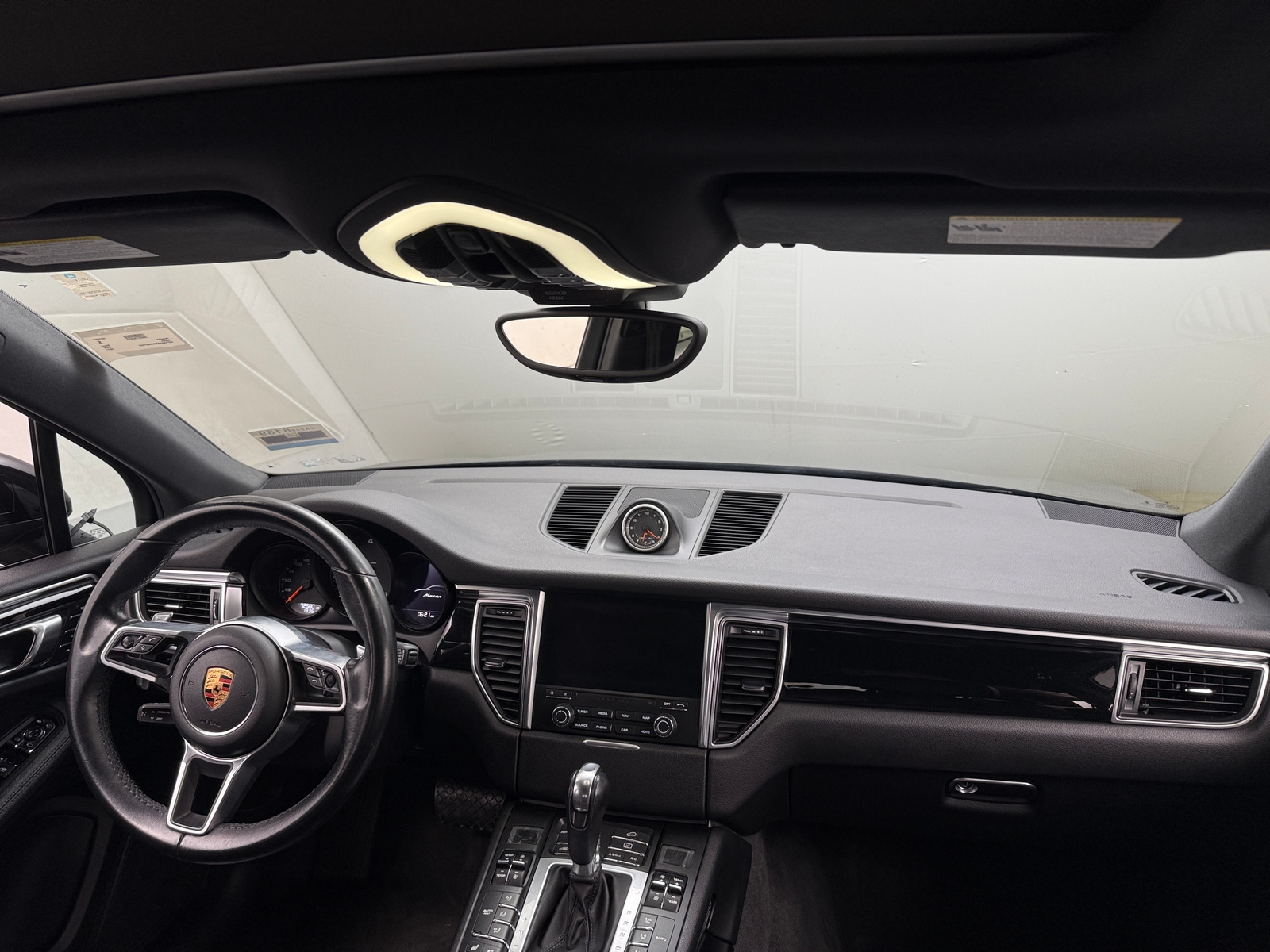 Thumbnail: 2017 Porsche Macan - 2
