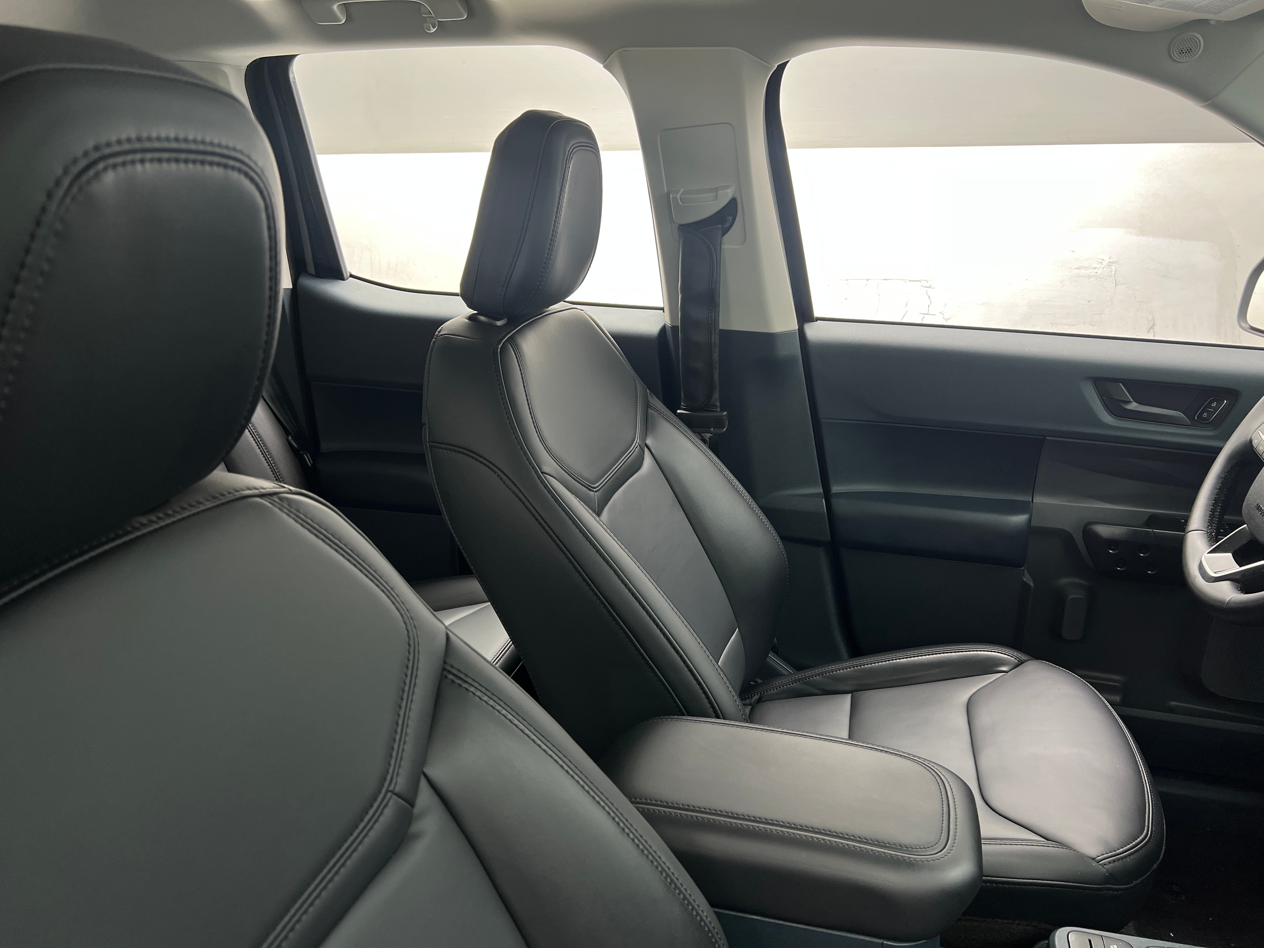 2023 Ford Maverick Lariat 2