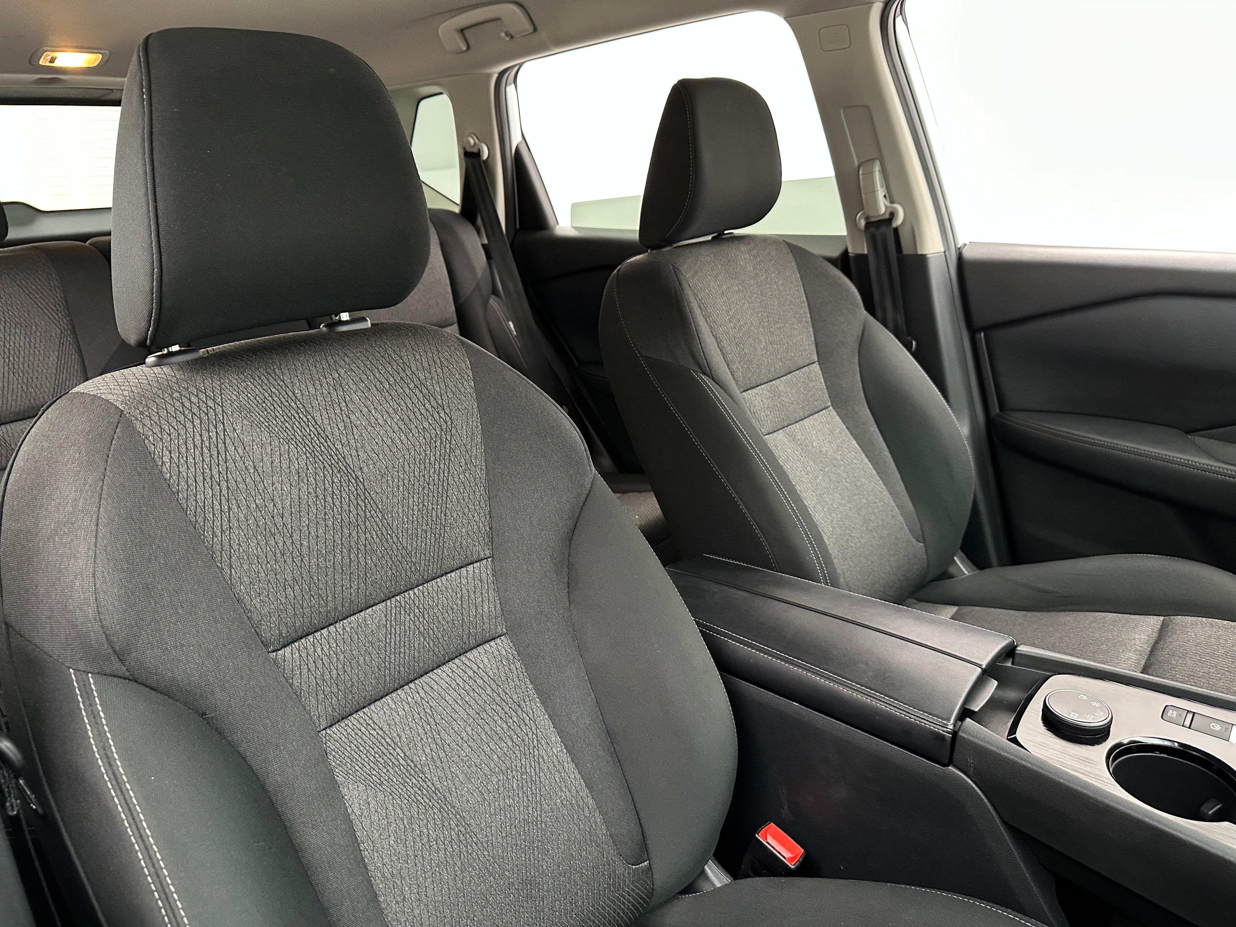 2024 Nissan Rogue SV 2