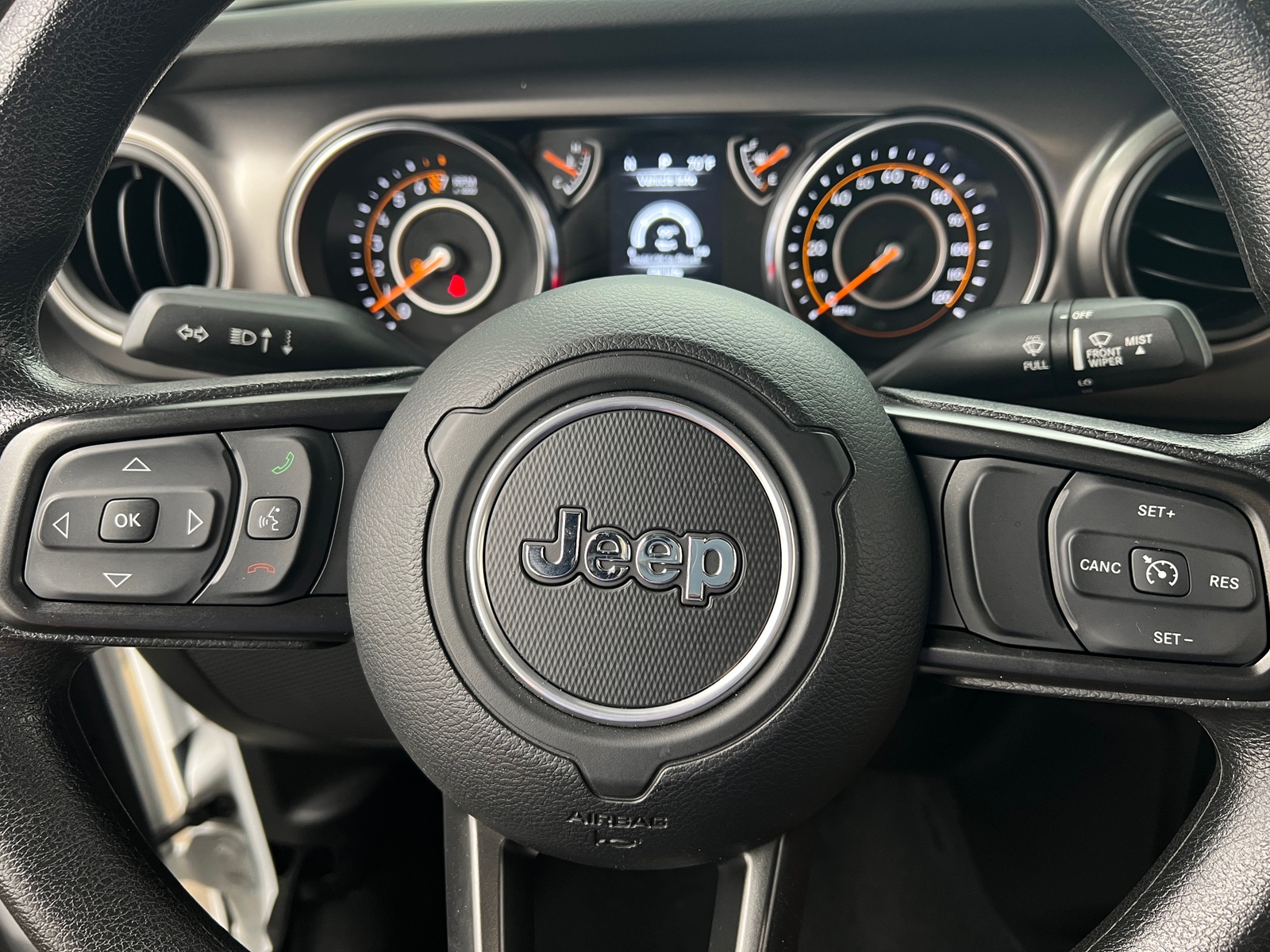Thumbnail: 2023 Jeep Gladiator - 5
