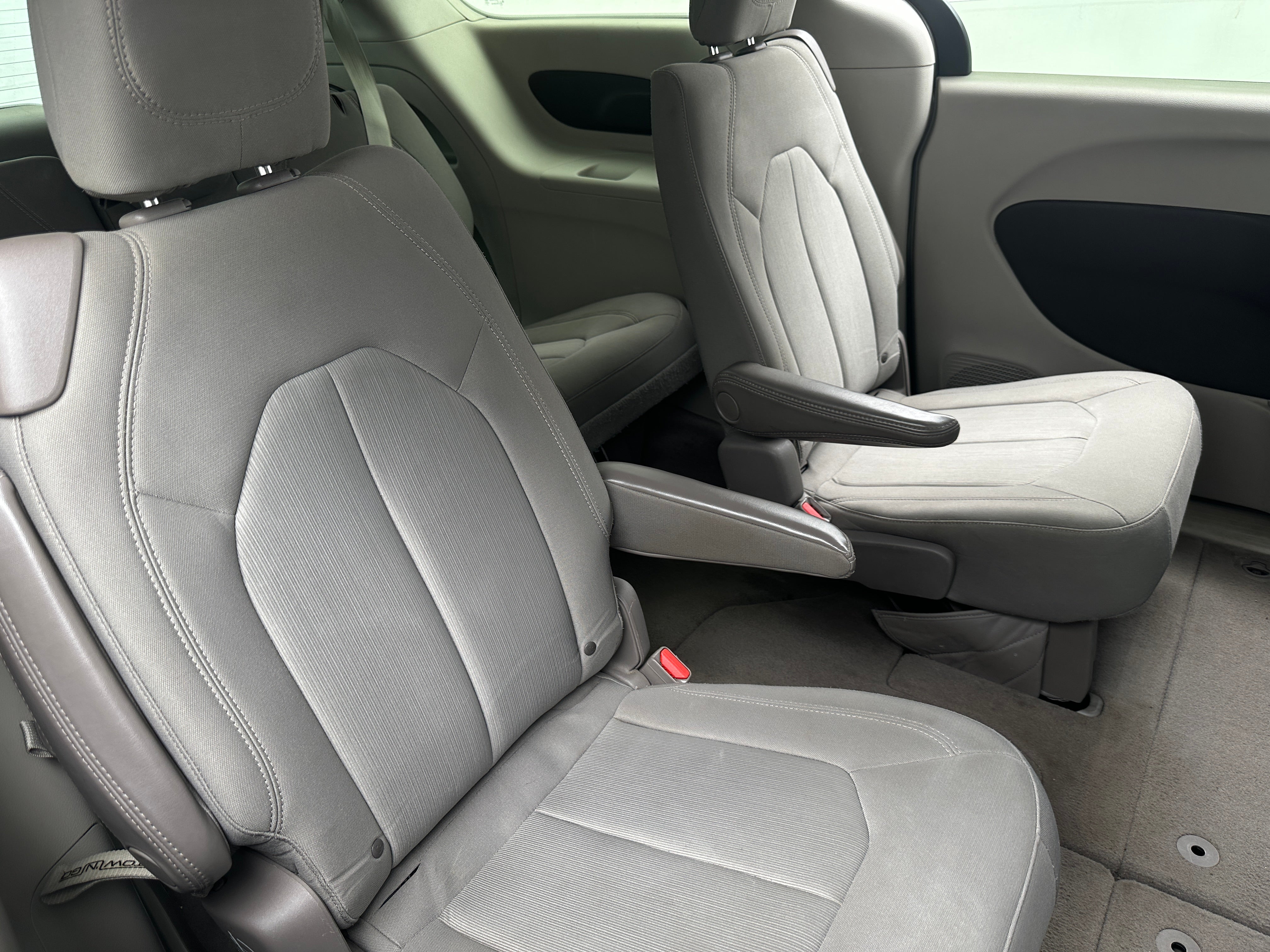 2017 Chrysler Pacifica LX 6
