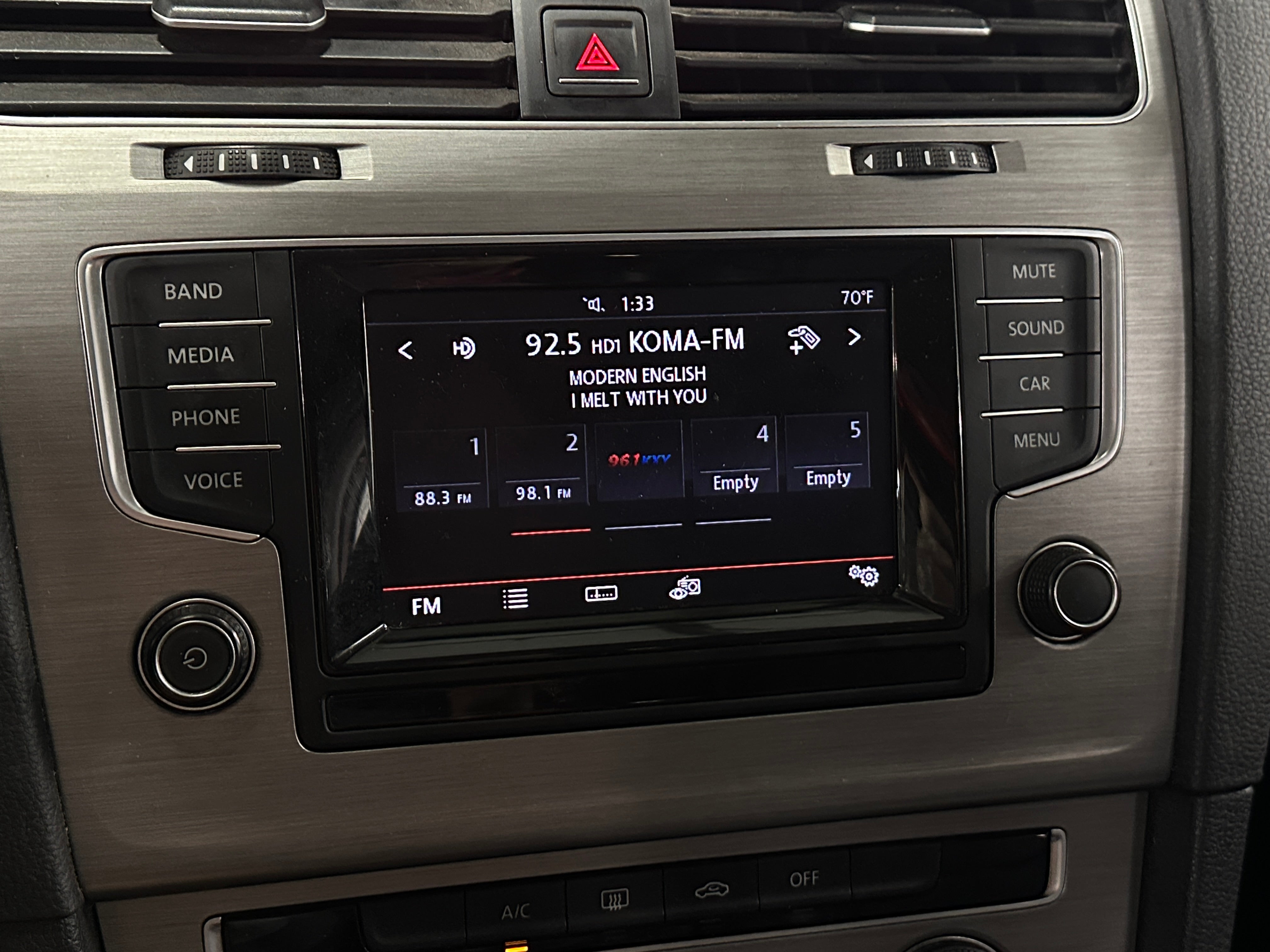2015 Volkswagen e-Golf  3