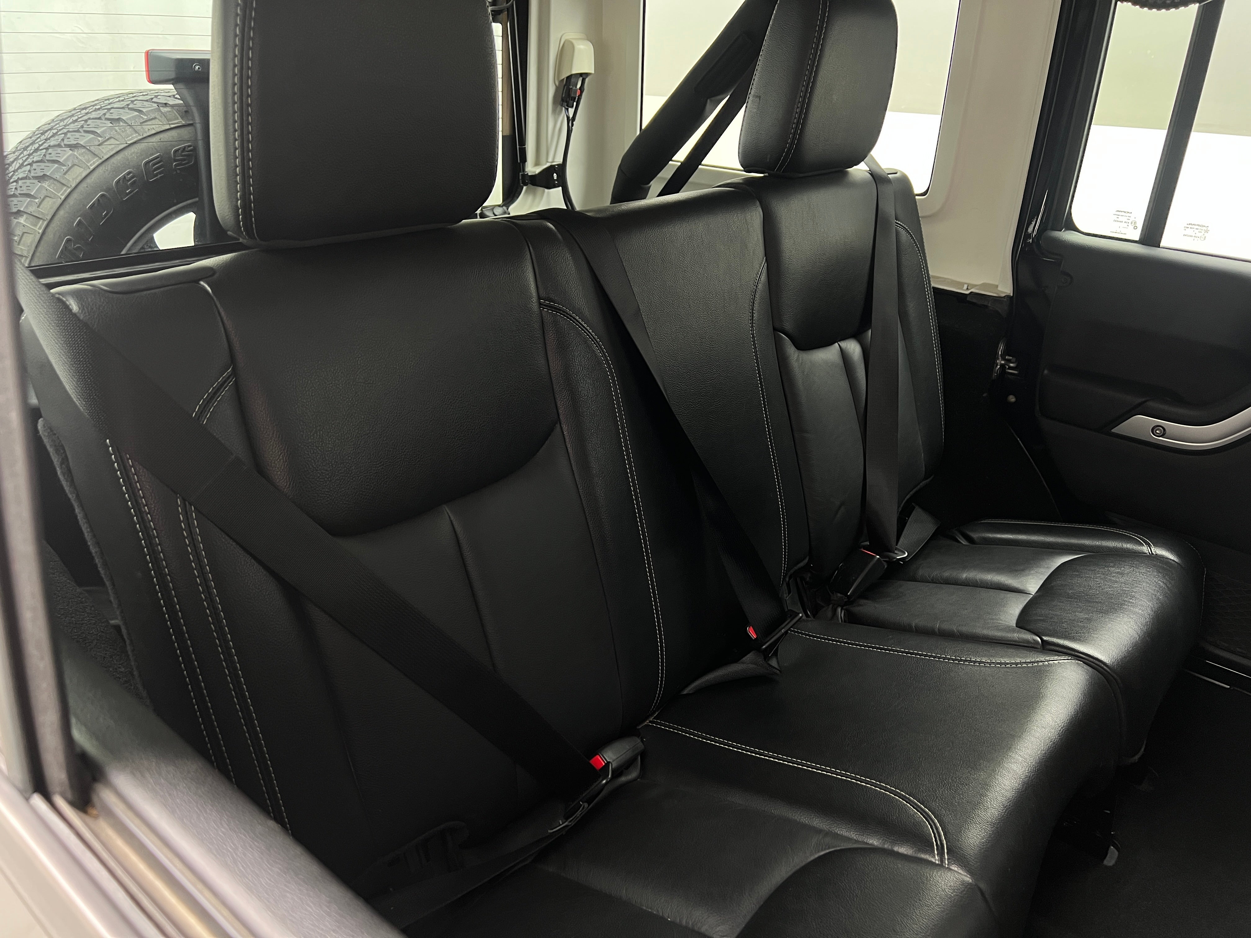 2013 Jeep Wrangler Unlimited Sahara 5