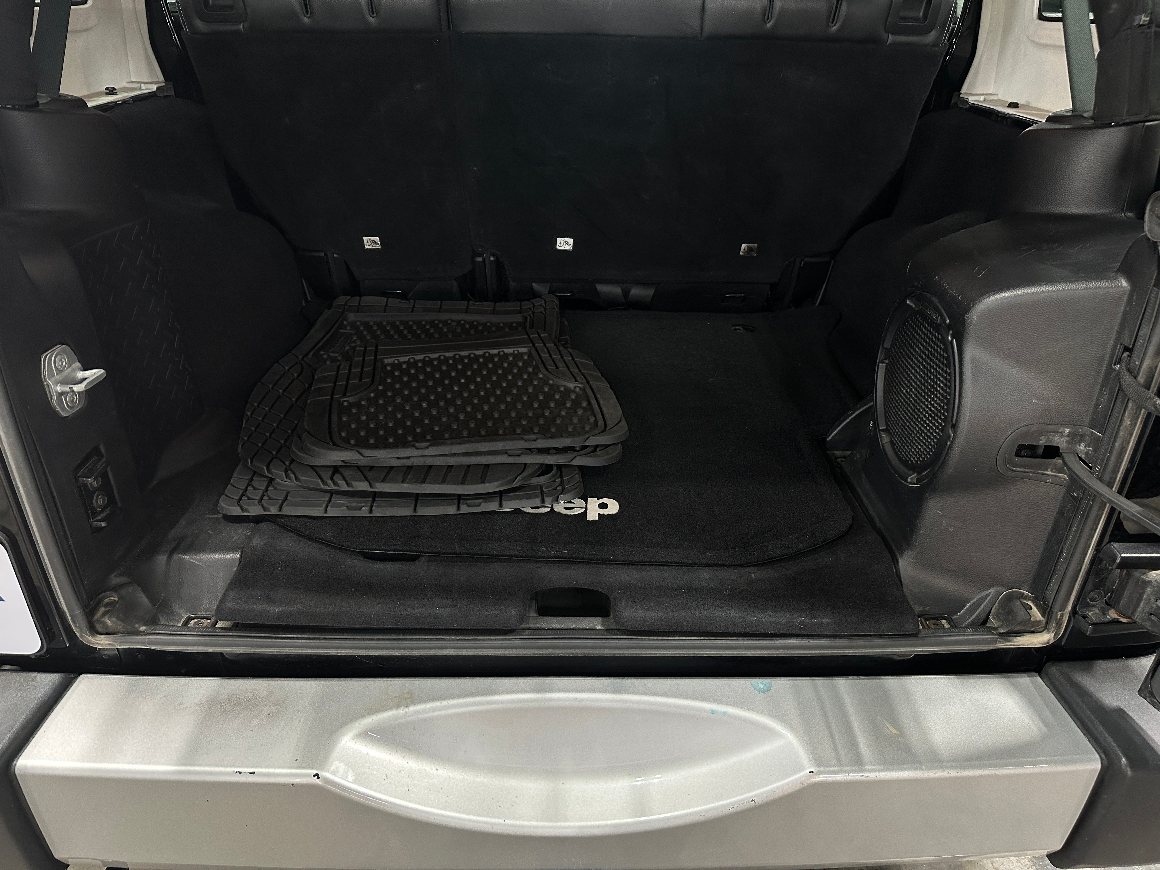 2013 Jeep Wrangler Unlimited Sahara 6