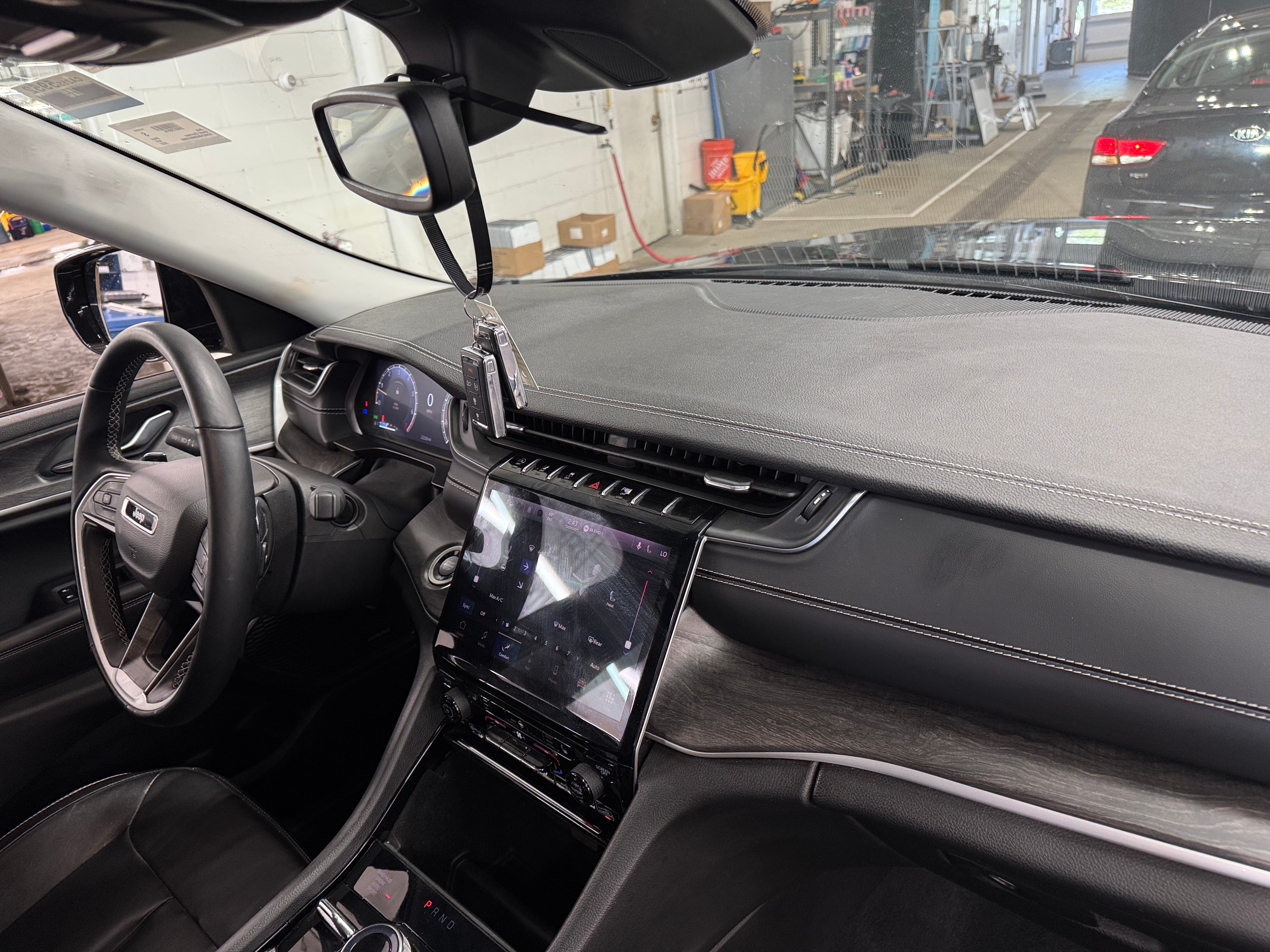2022 Jeep Grand Cherokee Limited Edition 2
