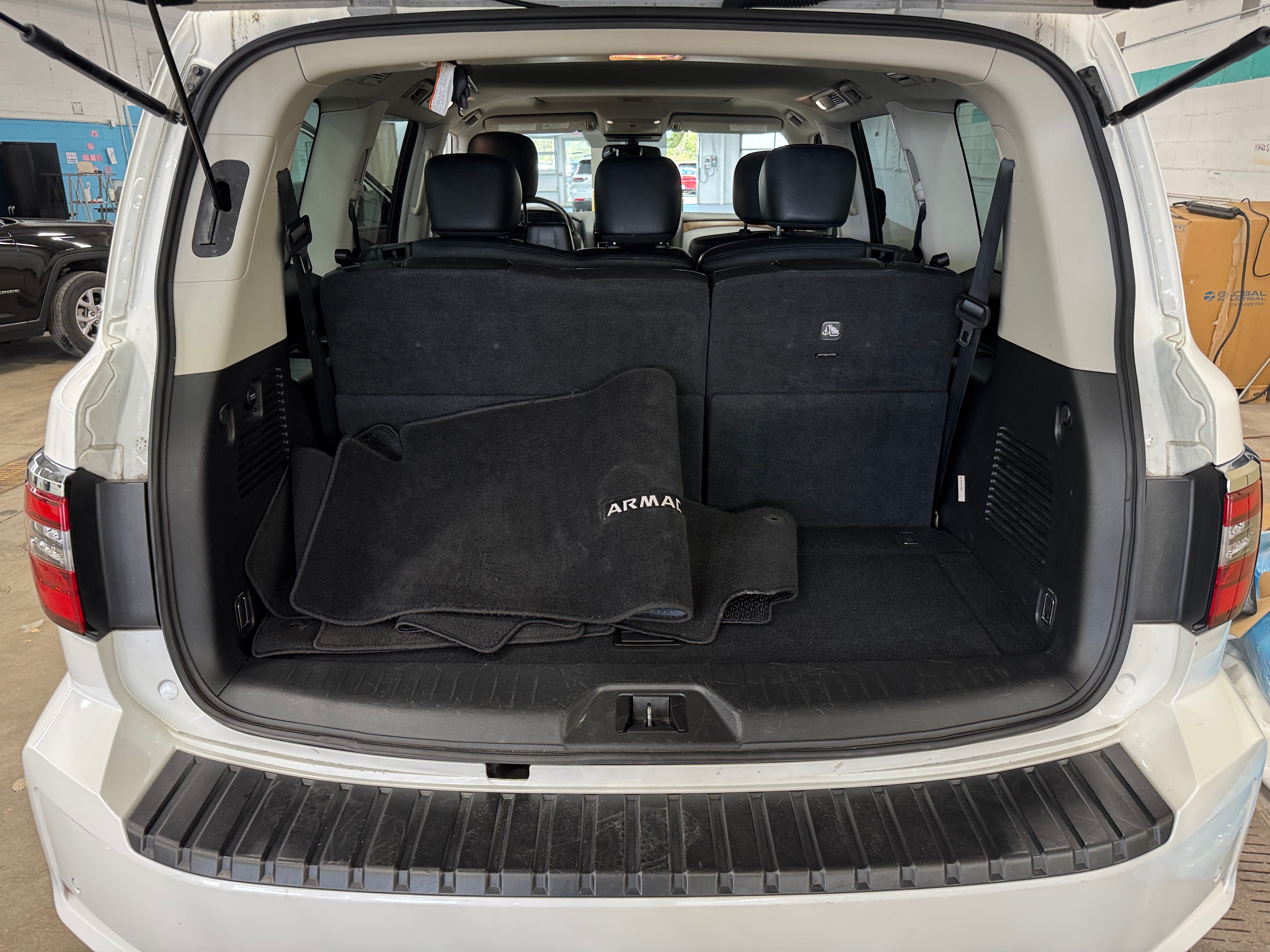2023 Nissan Armada SL 6